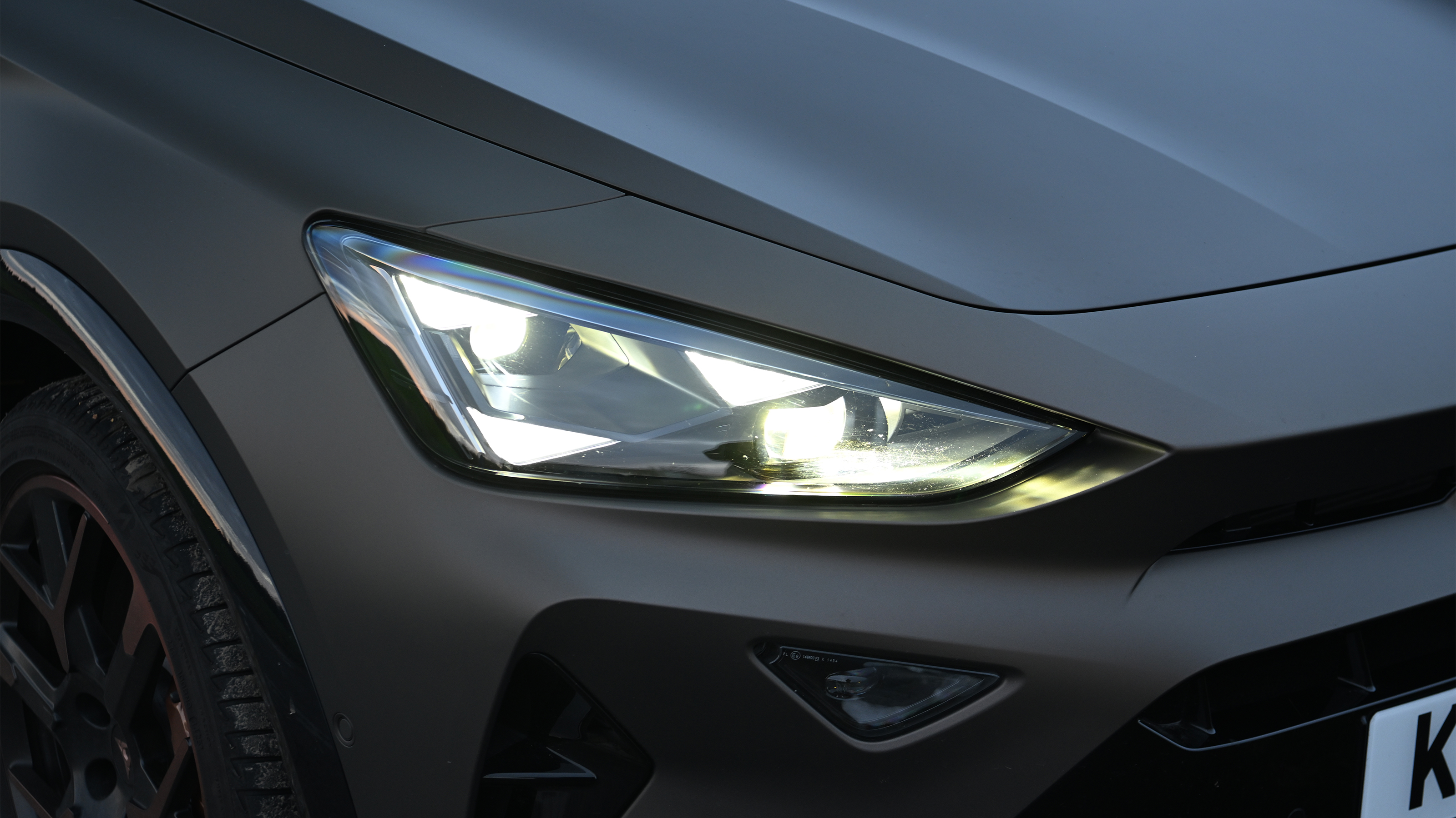 Cupra Formentor - front lights