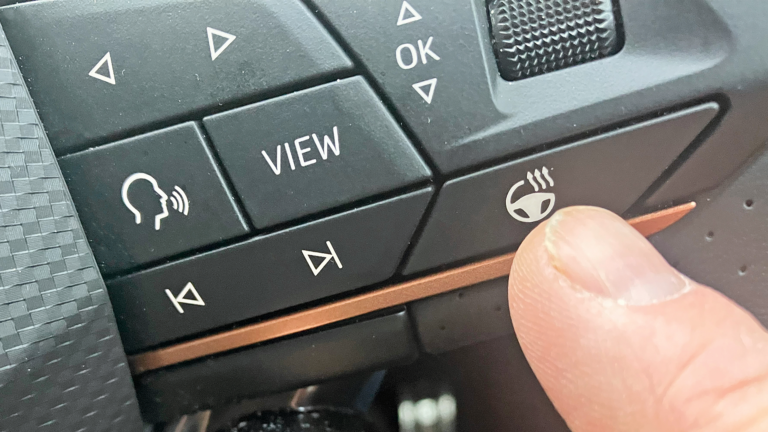 Cupra Terramar V2 - heated steering wheel