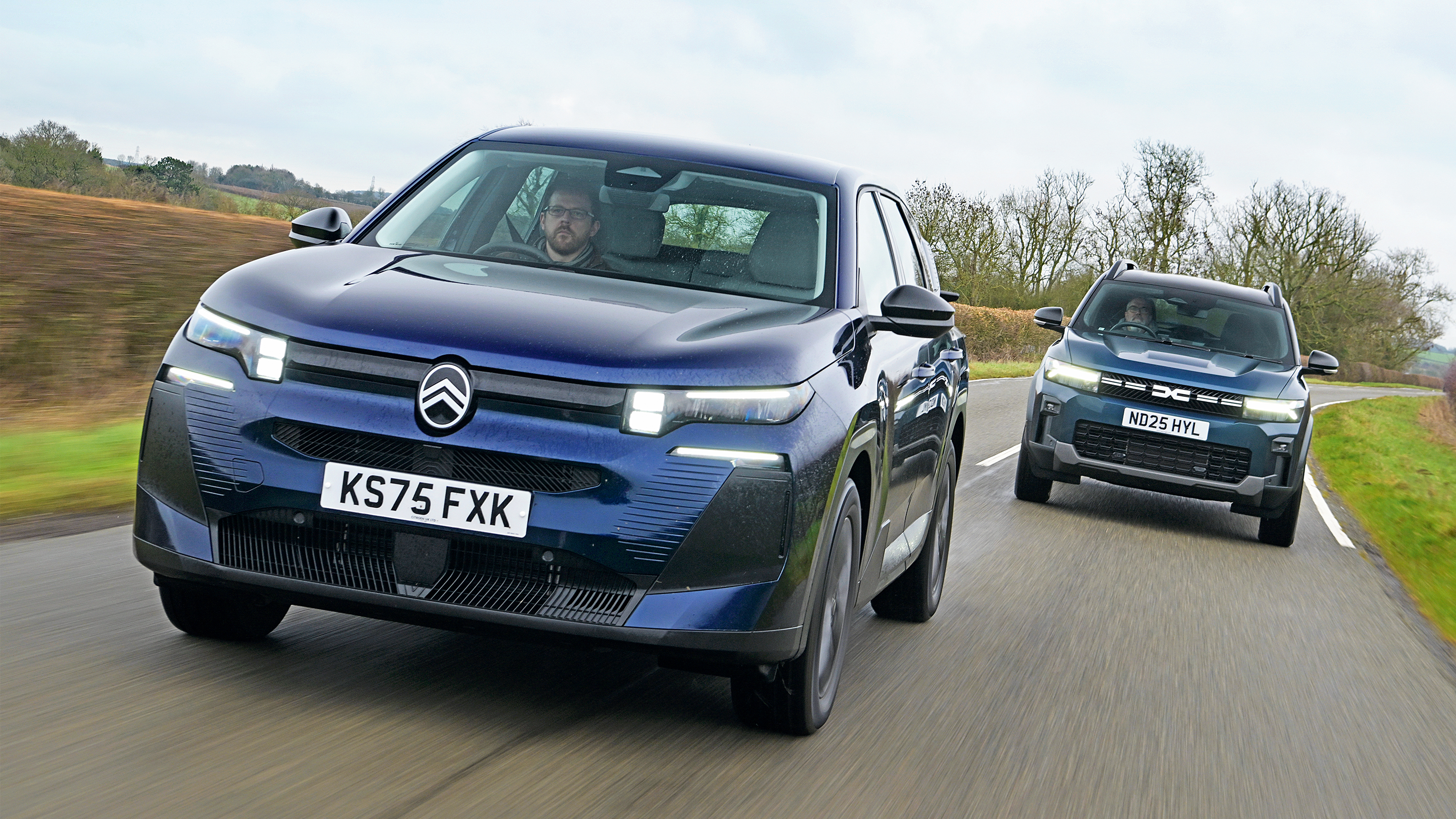 Dacia Bigster vs Citroen C5 Aircross - front tracking