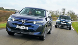 Dacia Bigster vs Citroen C5 Aircross - front tracking