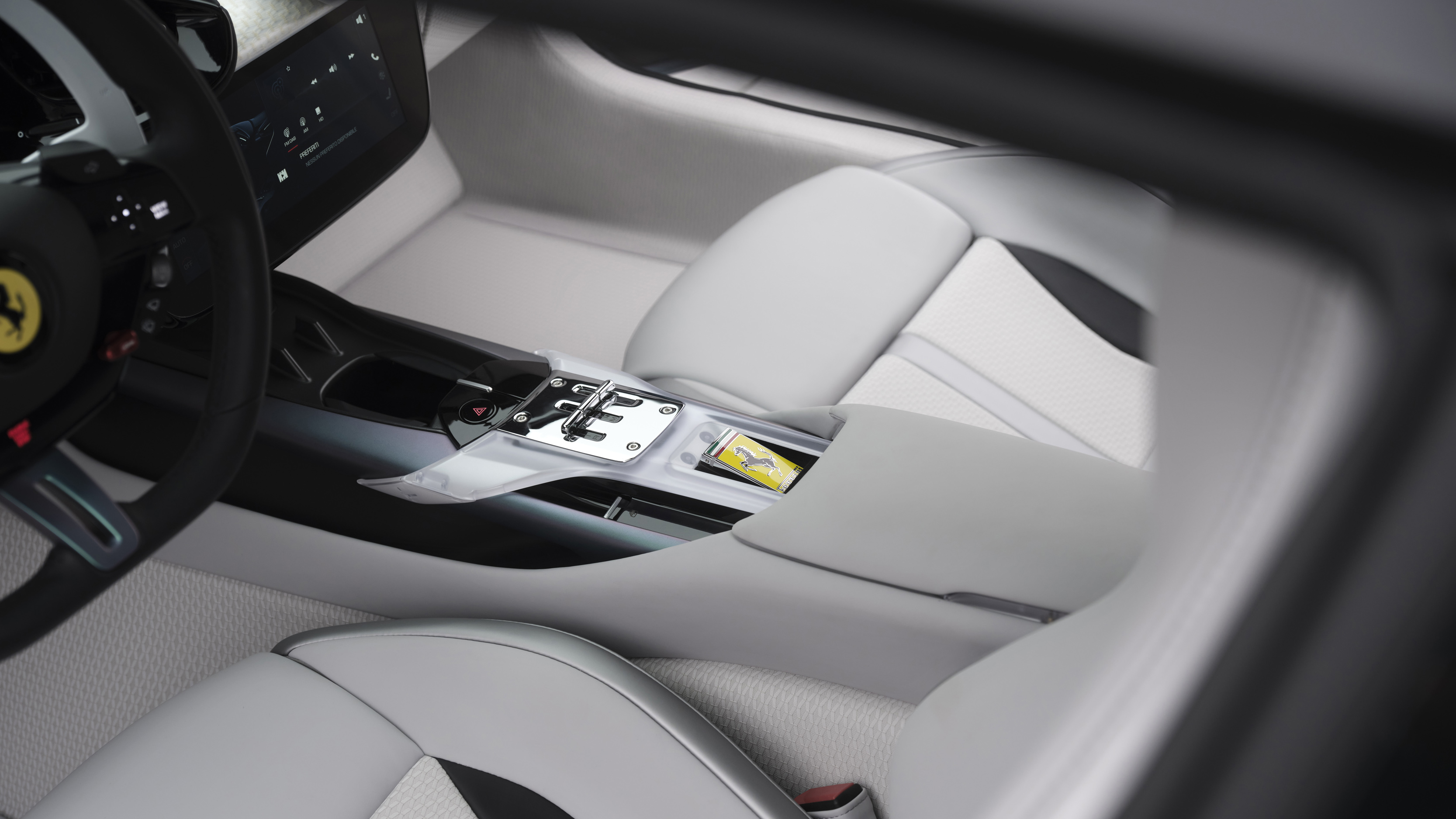 Ferrari 12Cilindri Tailor Made - interior and centre console