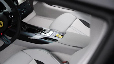 Ferrari 12Cilindri Tailor Made - interior and centre console