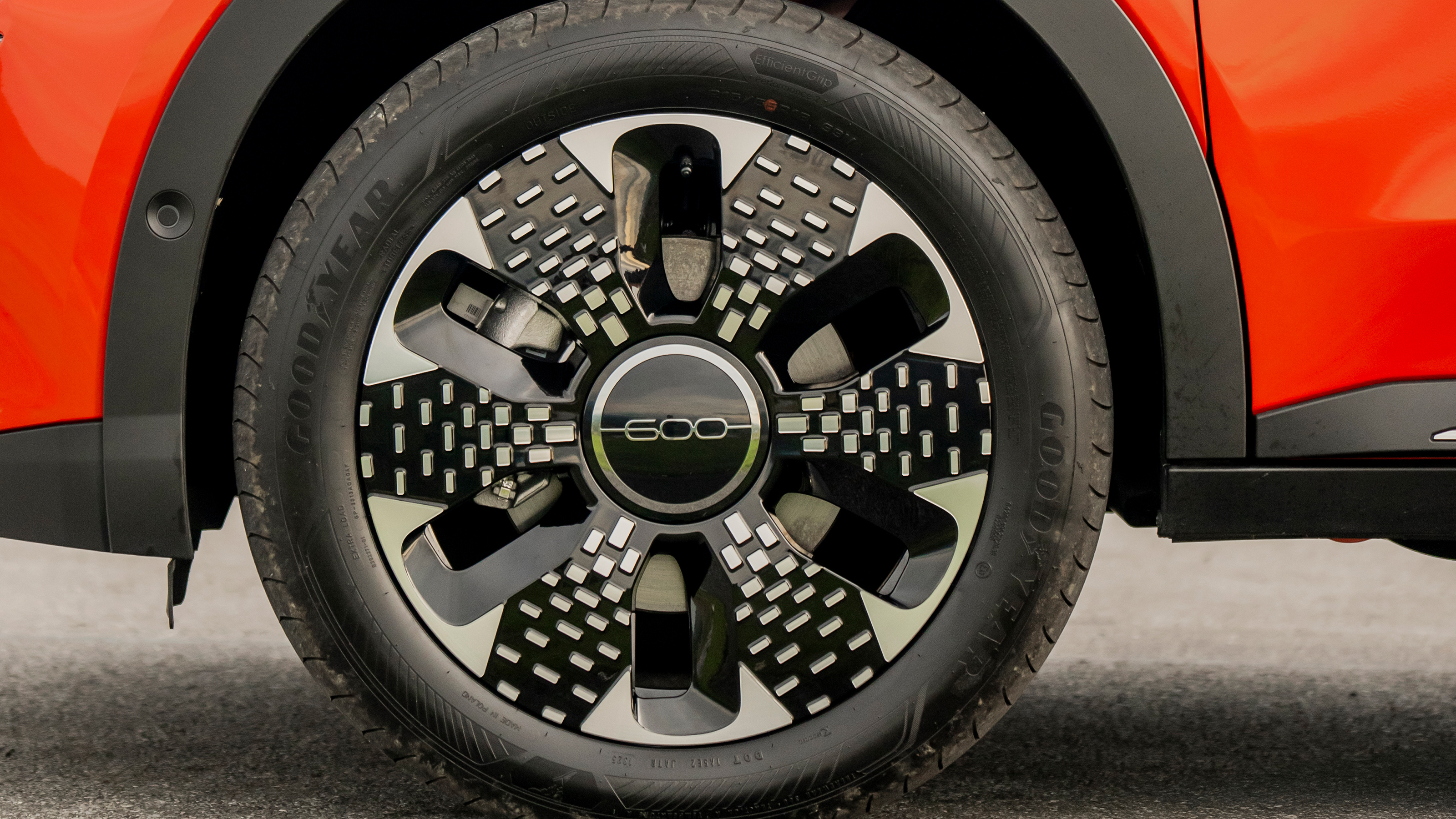 Fiat 600 - wheel