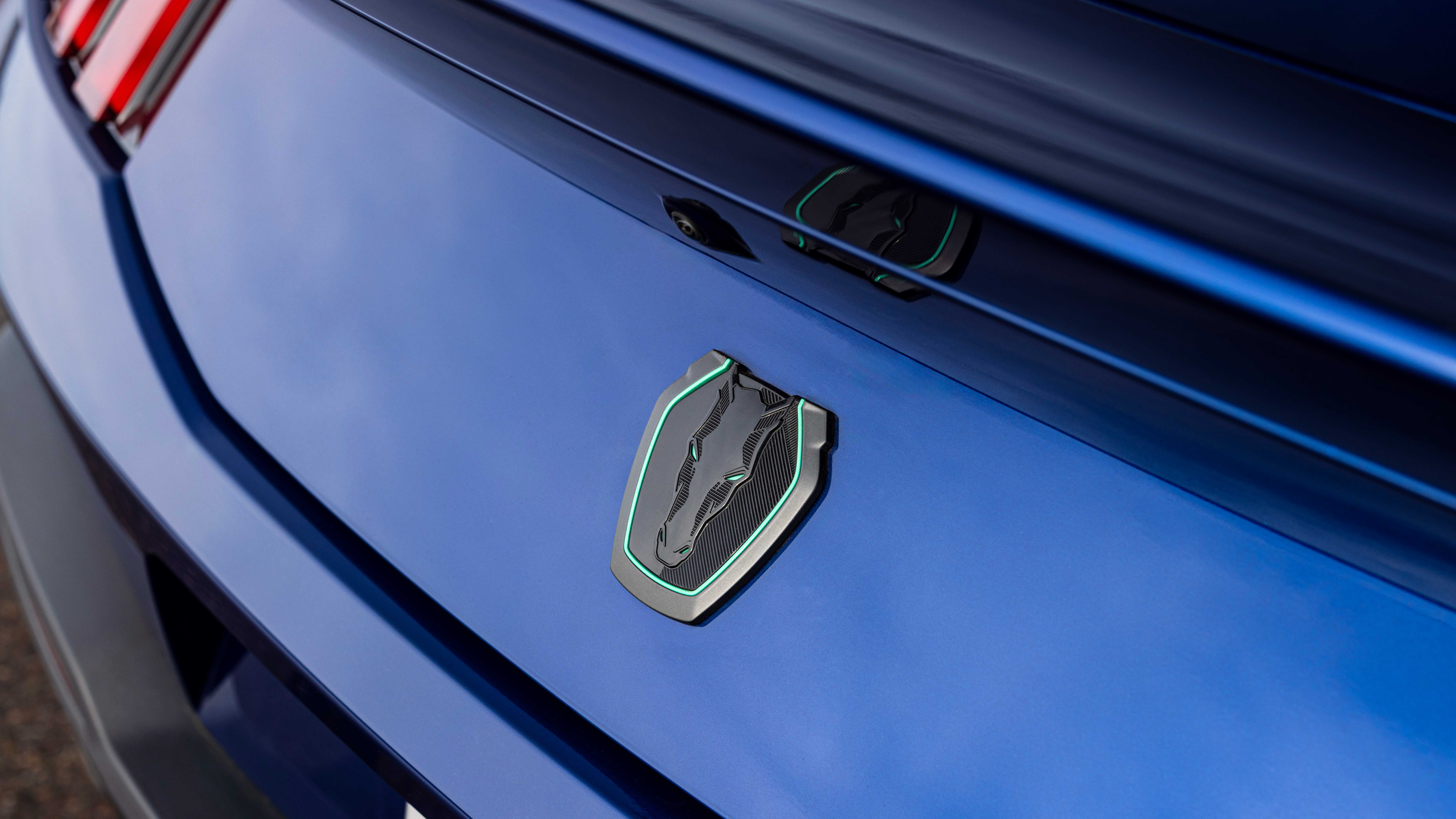 Ford Mustang Dark Horse SC - rear badge