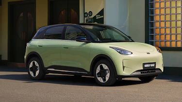 Geely EX2 - green front angled outside