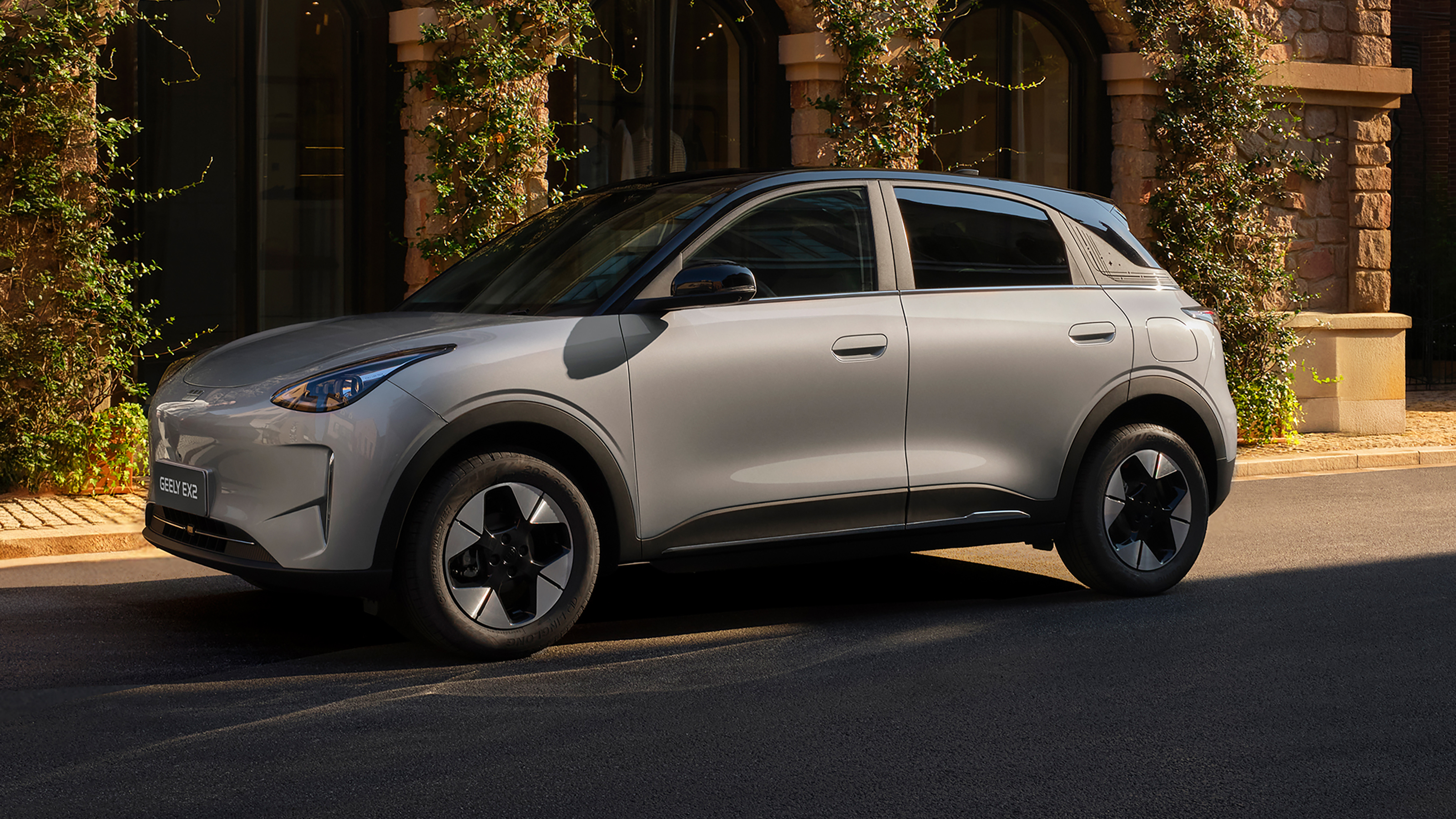 Geely EX2 - front angled outside