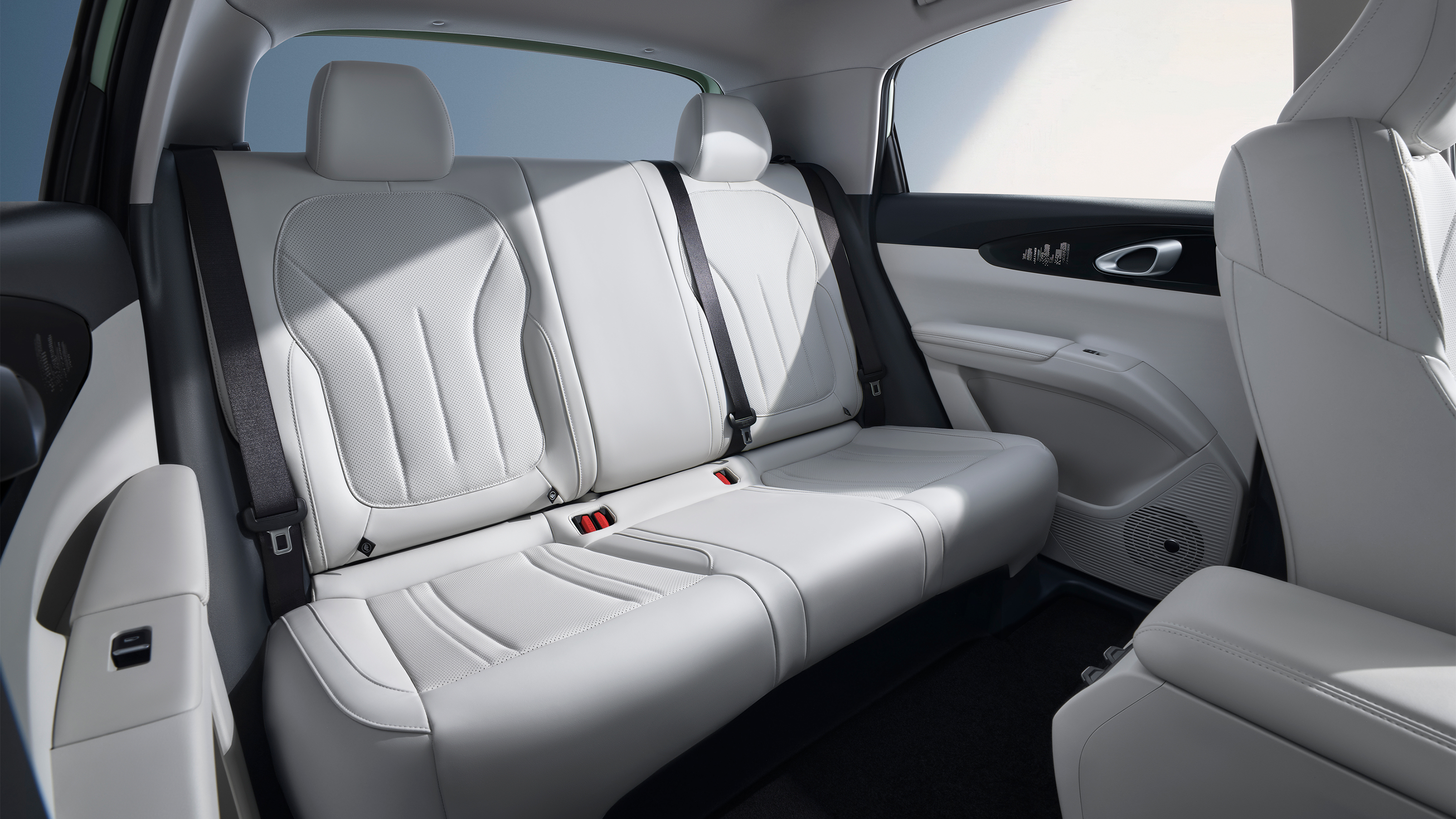 Geely EX2 - rear seats white