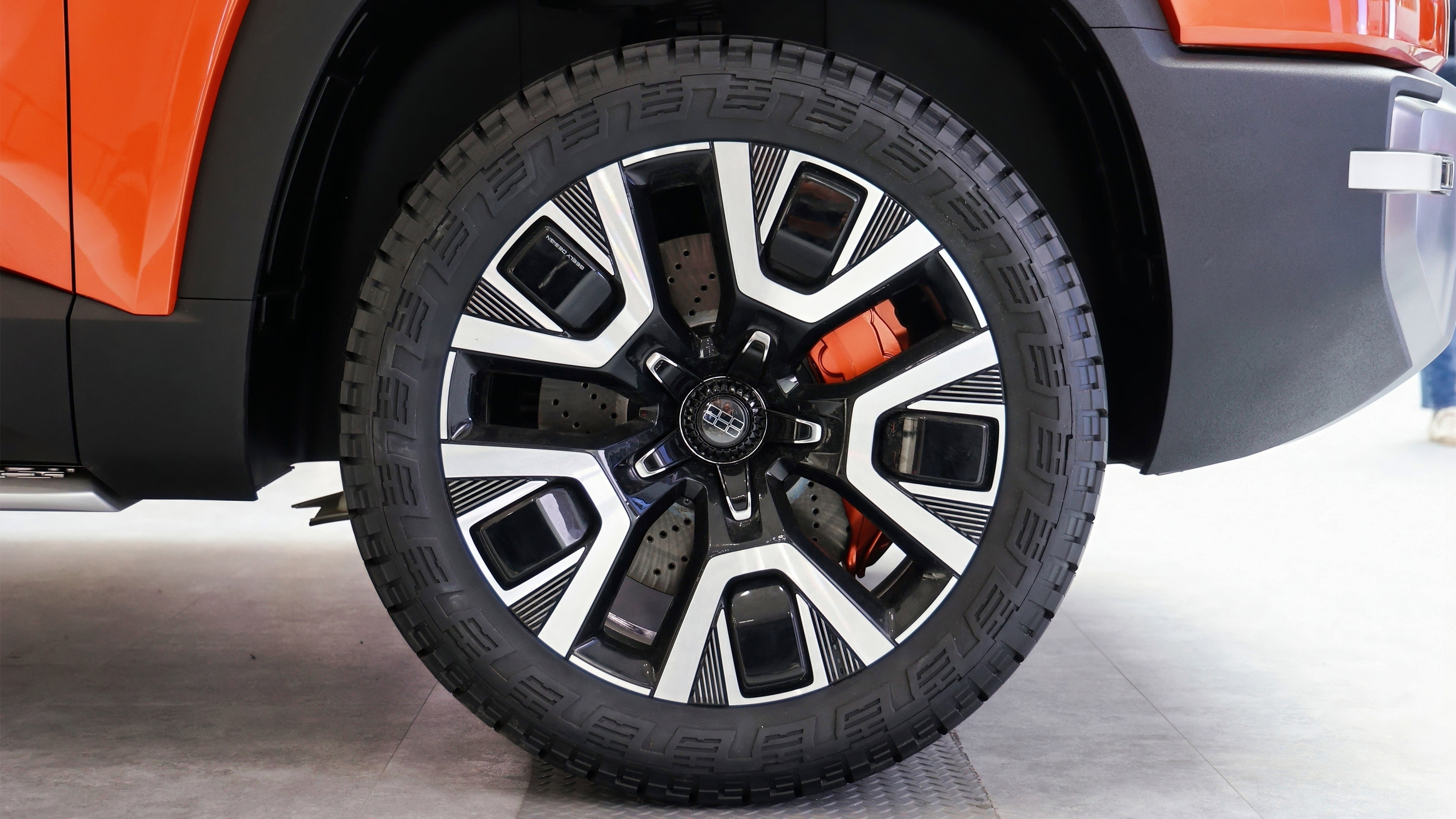 Geely Galaxy Cruiser concept - alloy wheel