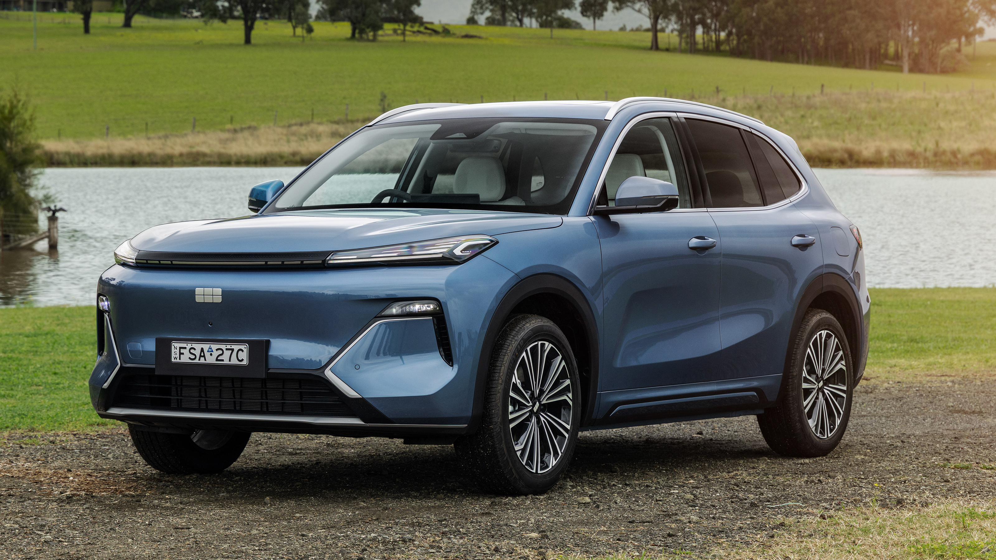 Geely Starray SUV - static front 3/4