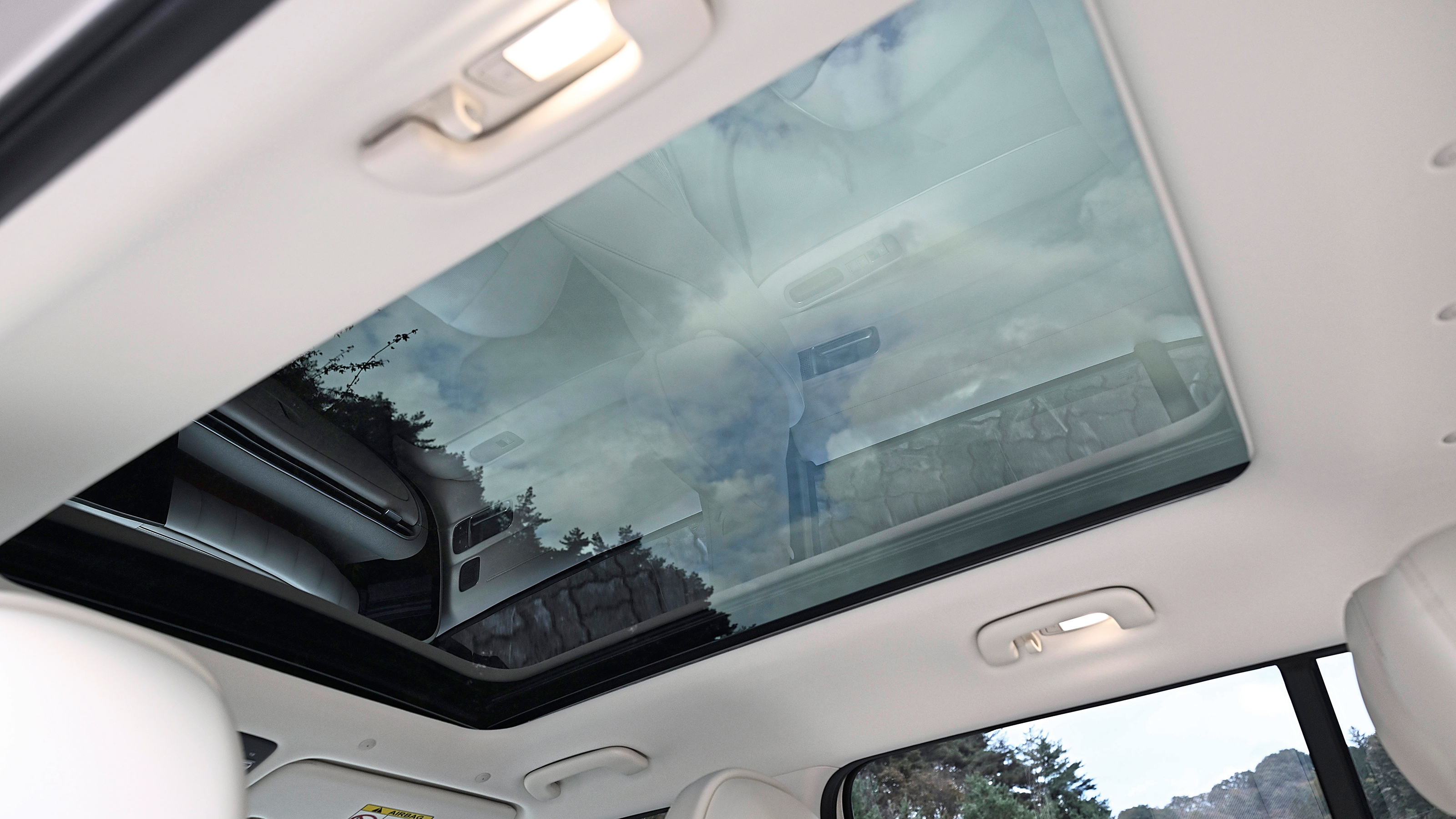 Hyundai Nexo - sunroof