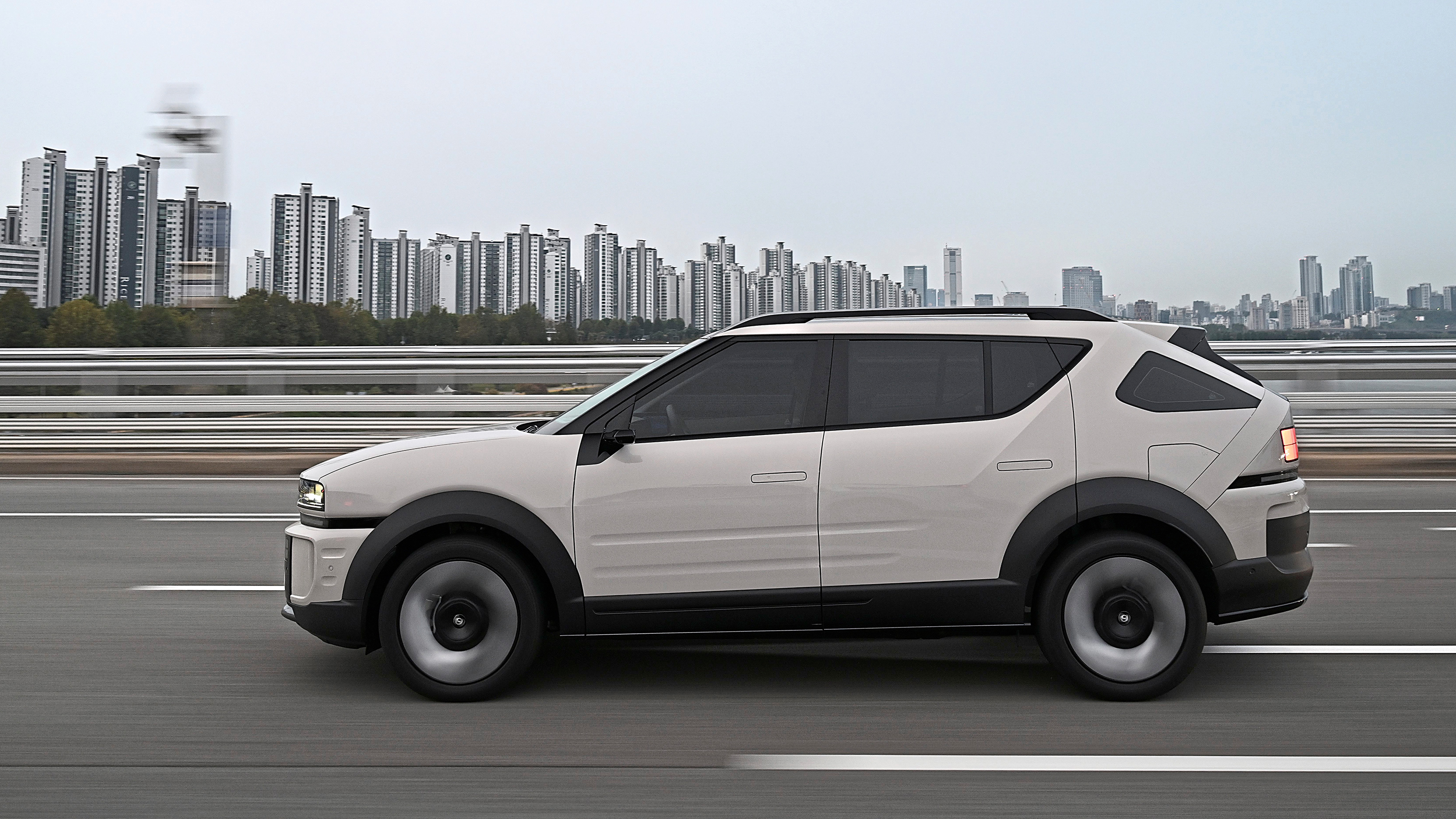 Hyundai Nexo - side static
