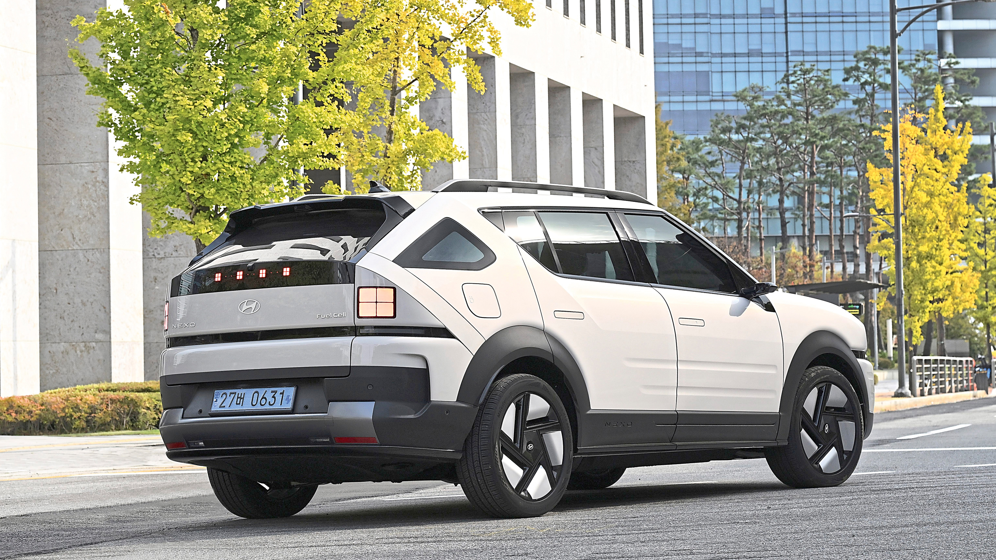 Hyundai Nexo - rear static