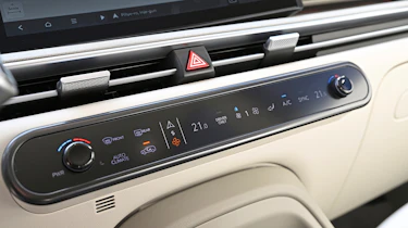 Hyundai Nexo - centre console switchgear
