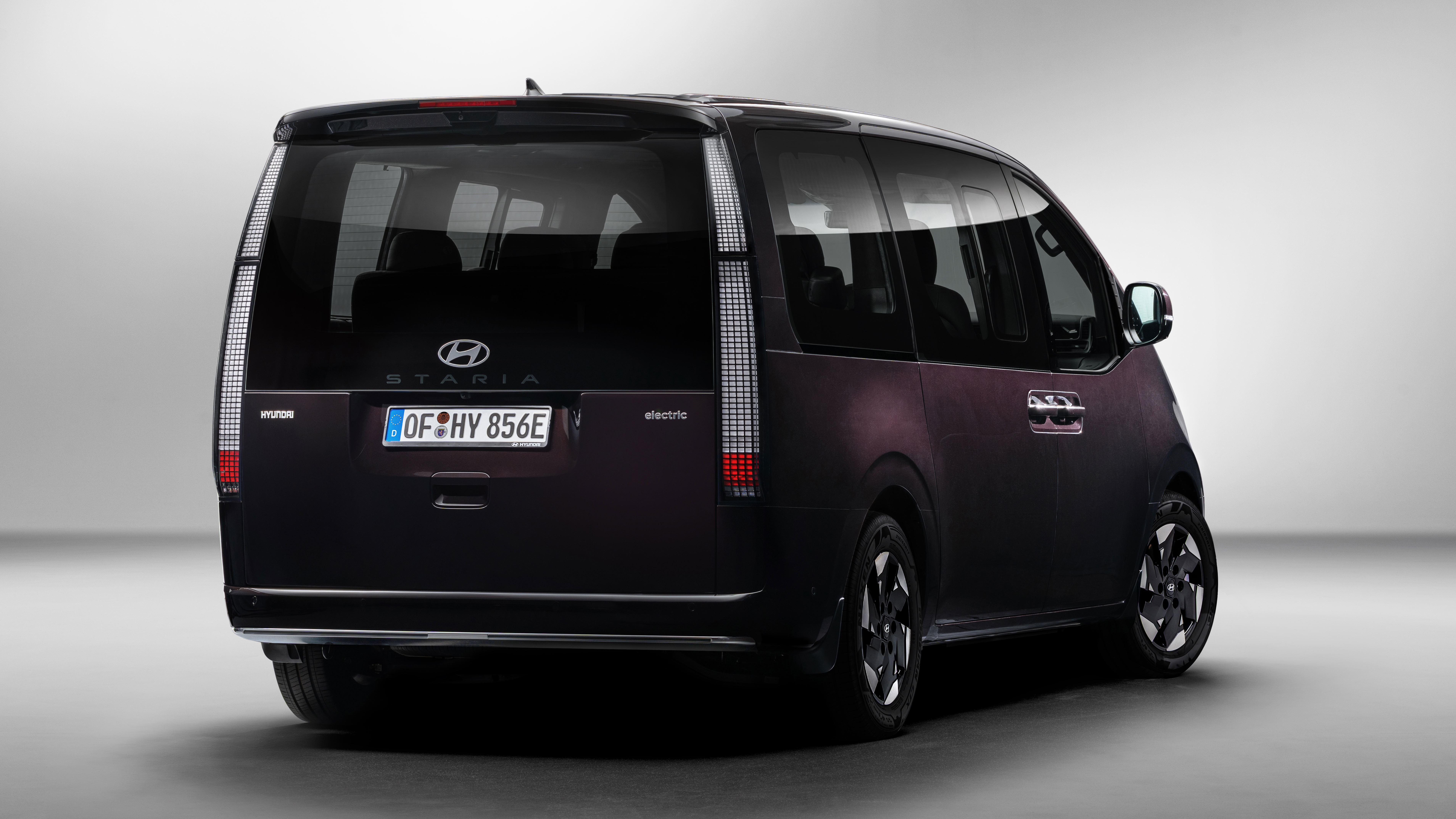 Hyundai Staria - rear