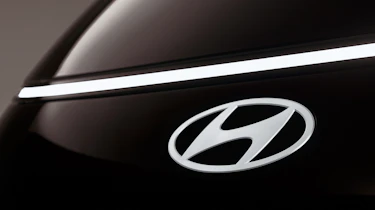 Hyundai Staria - Hyundai badge