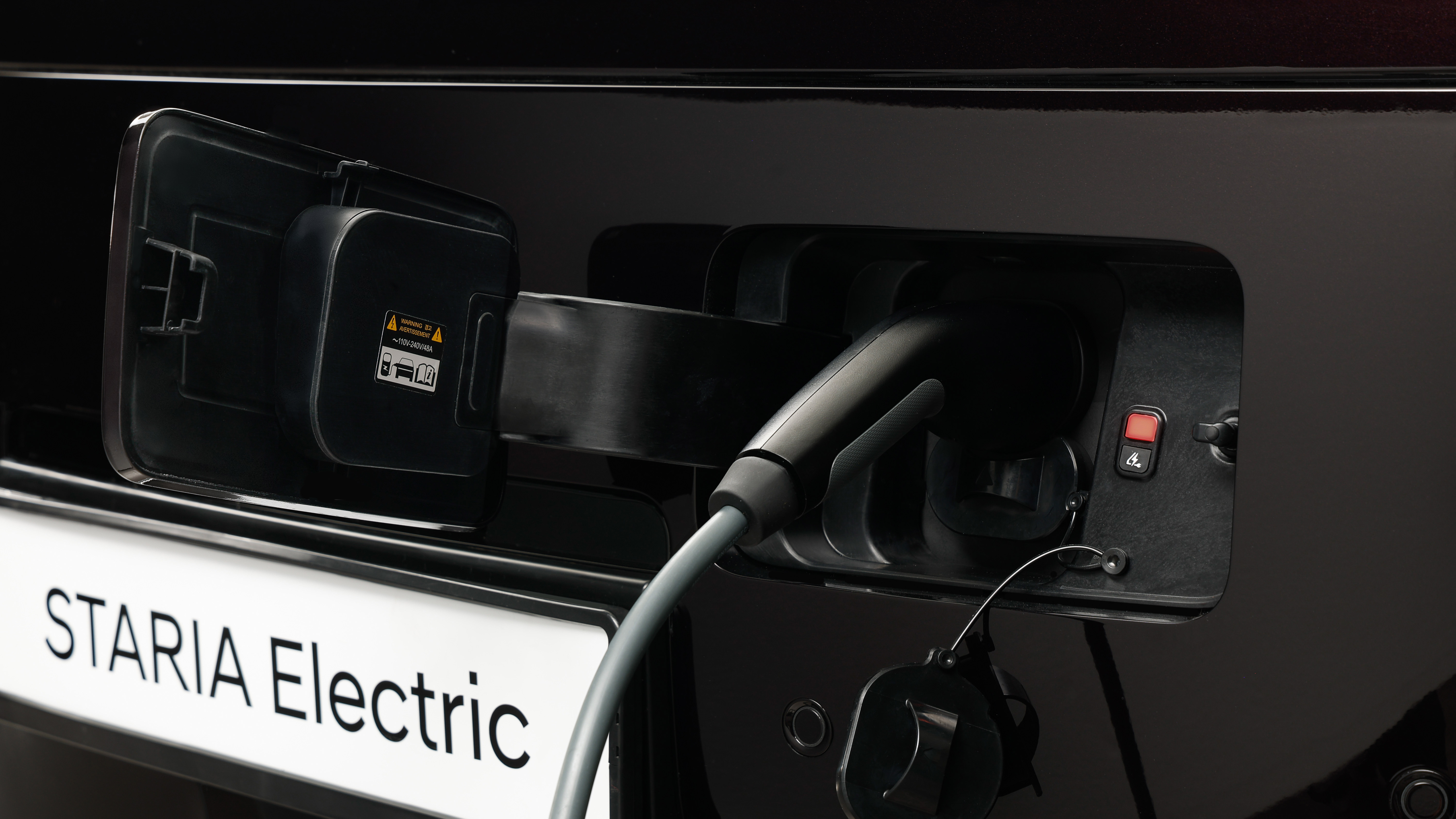 Hyundai Staria - charging