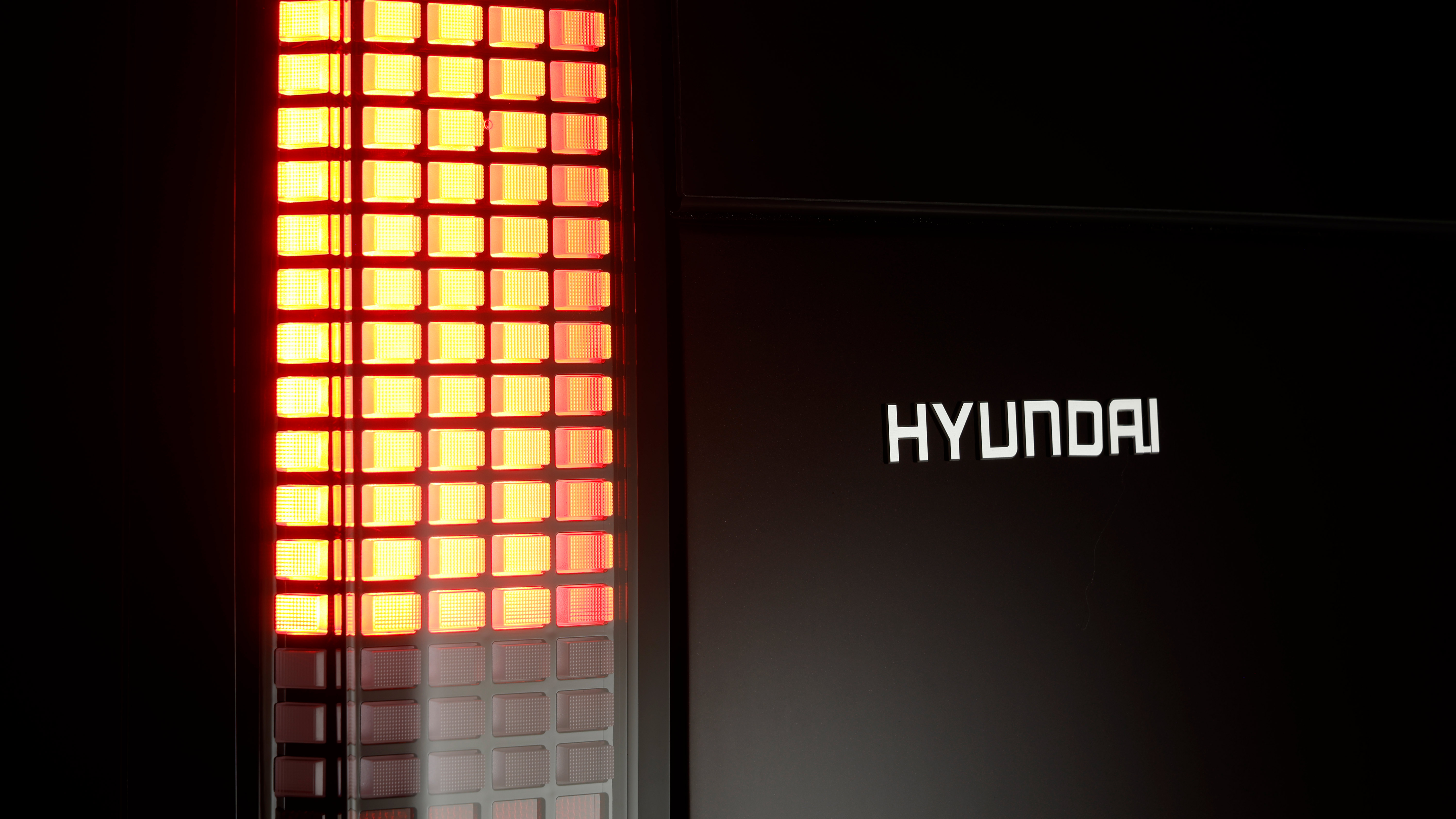 Hyundai Staria - rear light
