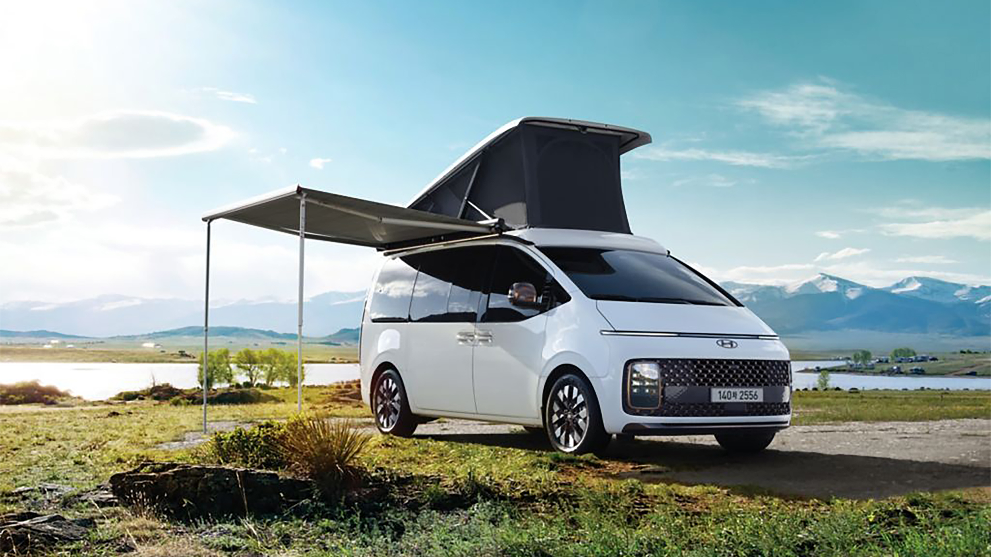 Hyundai Staria Camper Concept - front 3/4