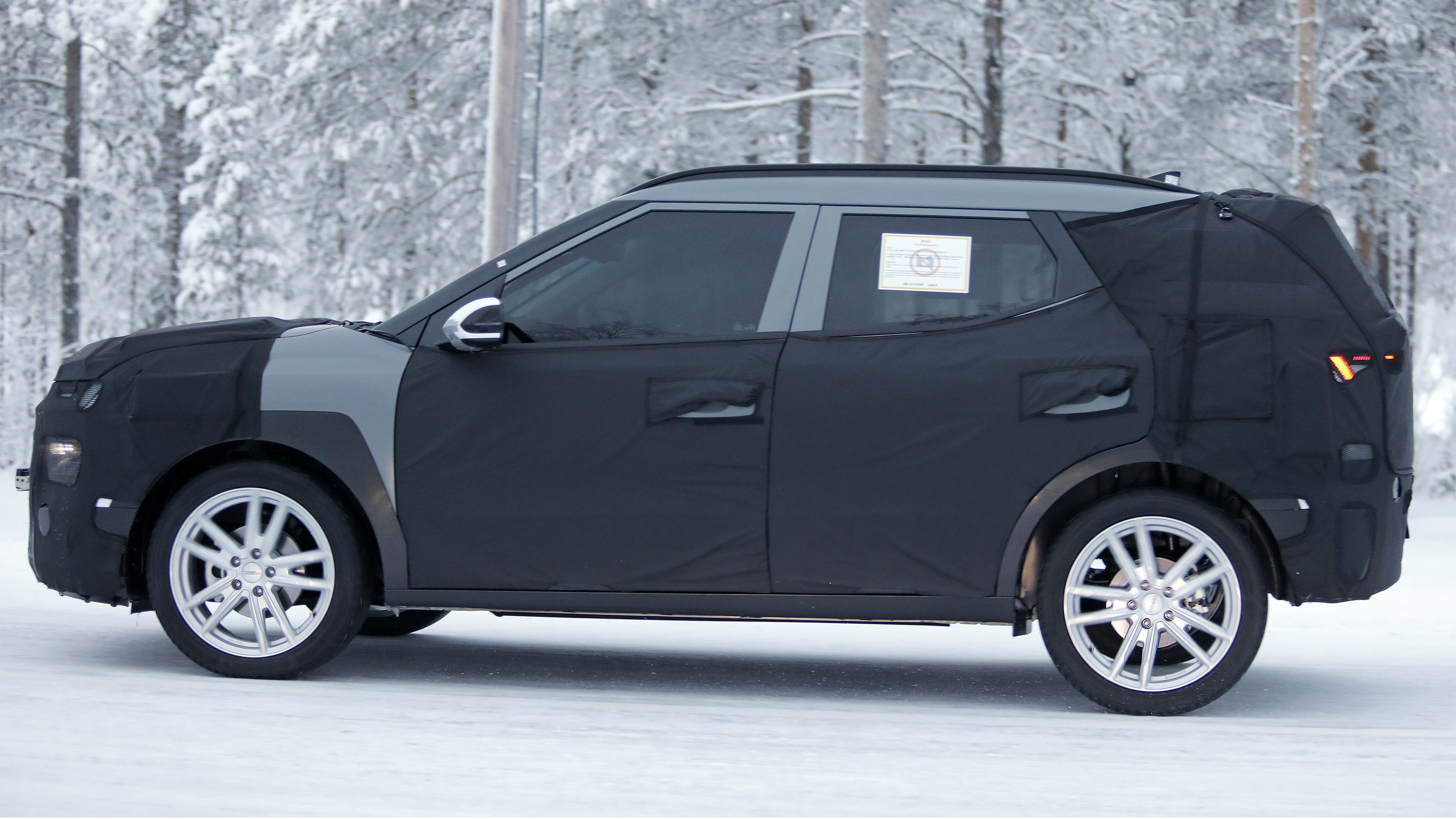 Hyundai compact SUV - side profile