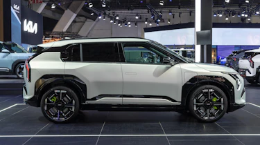Kia EV3 GT - side