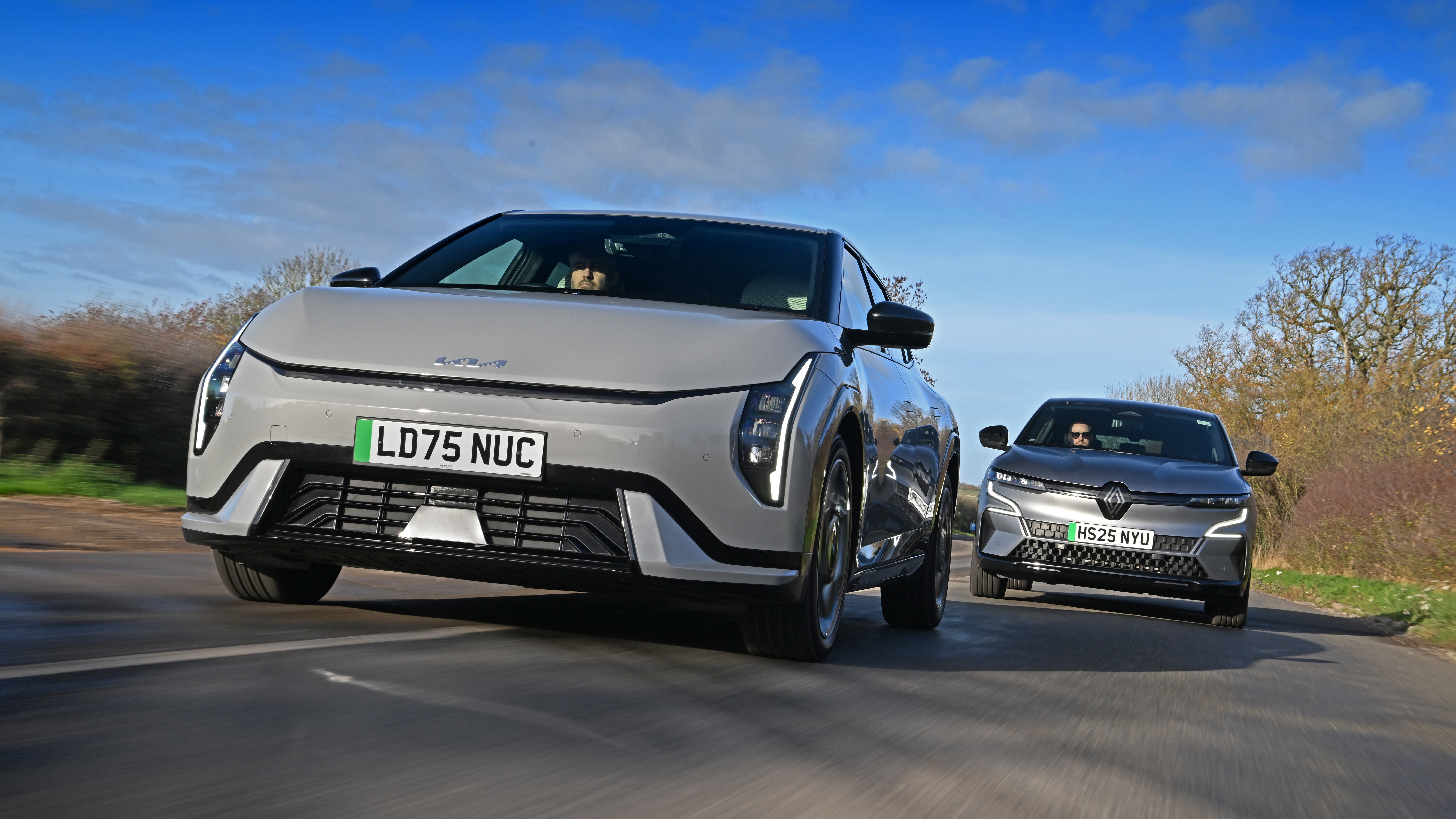 Kia EV4 and Renault Megane - front tracking 
