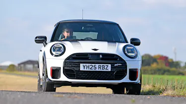 MINI John Cooper Works - head on
