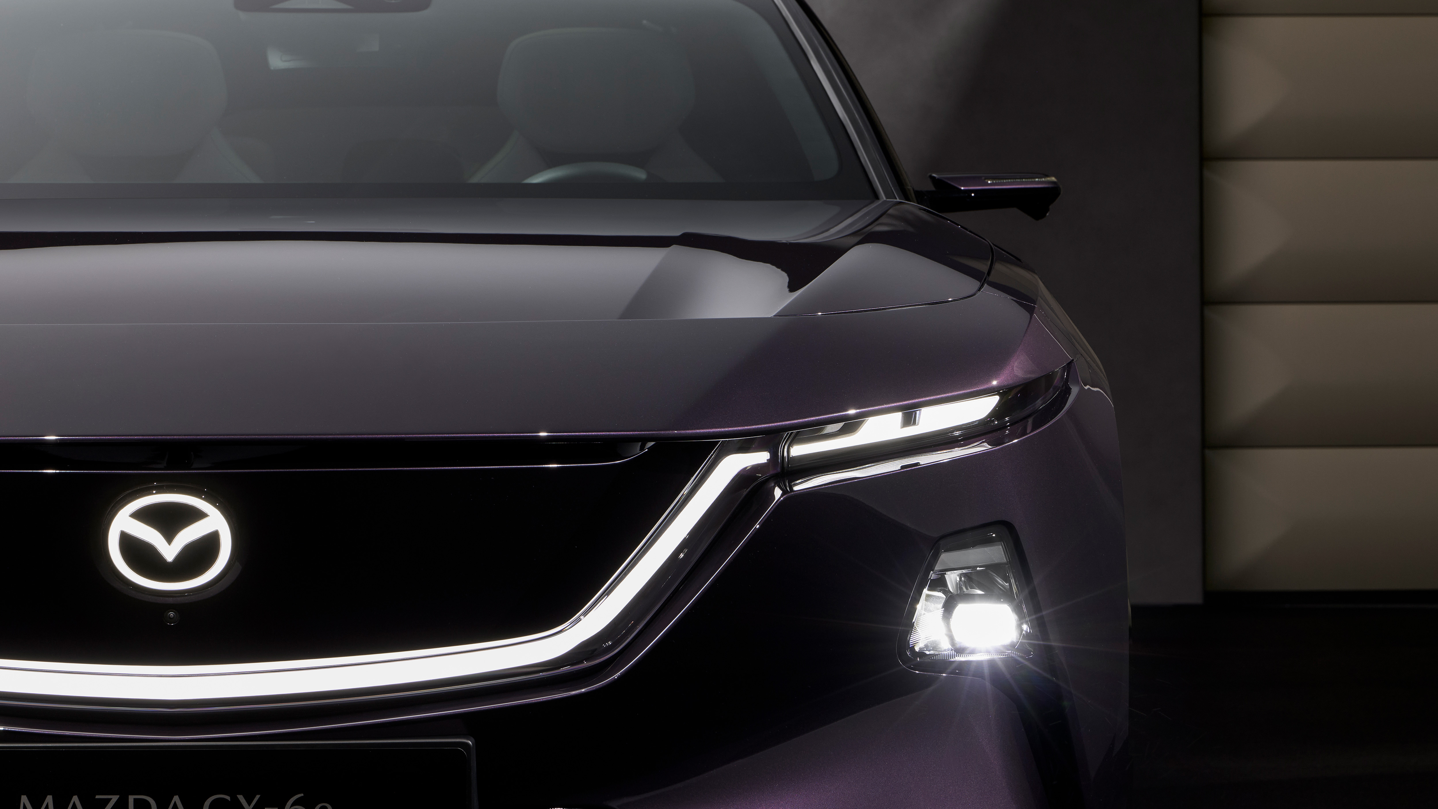 Mazda CX-6e - front light