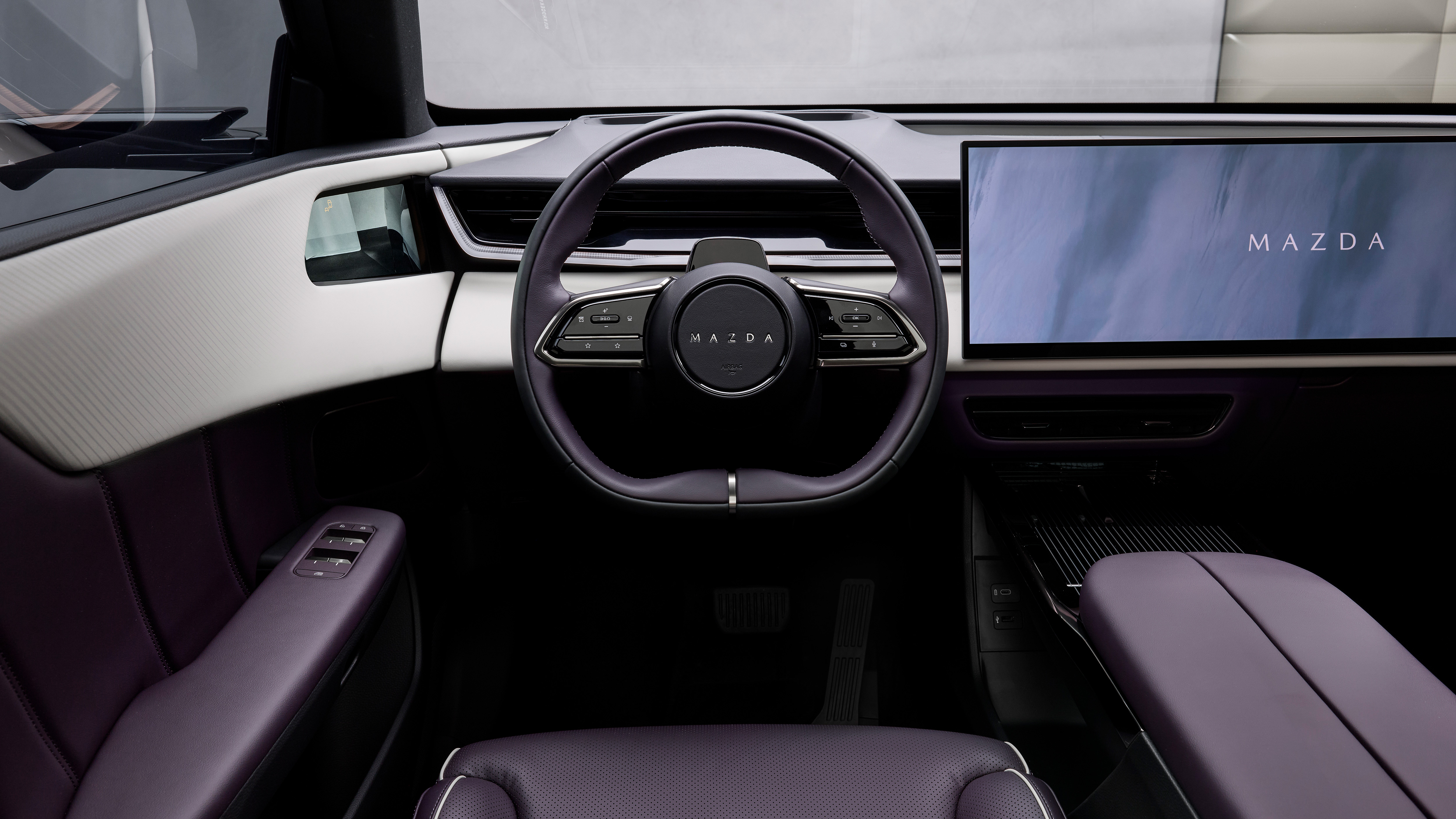 Mazda CX-6e - interior