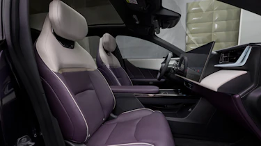 Mazda CX-6e - seats