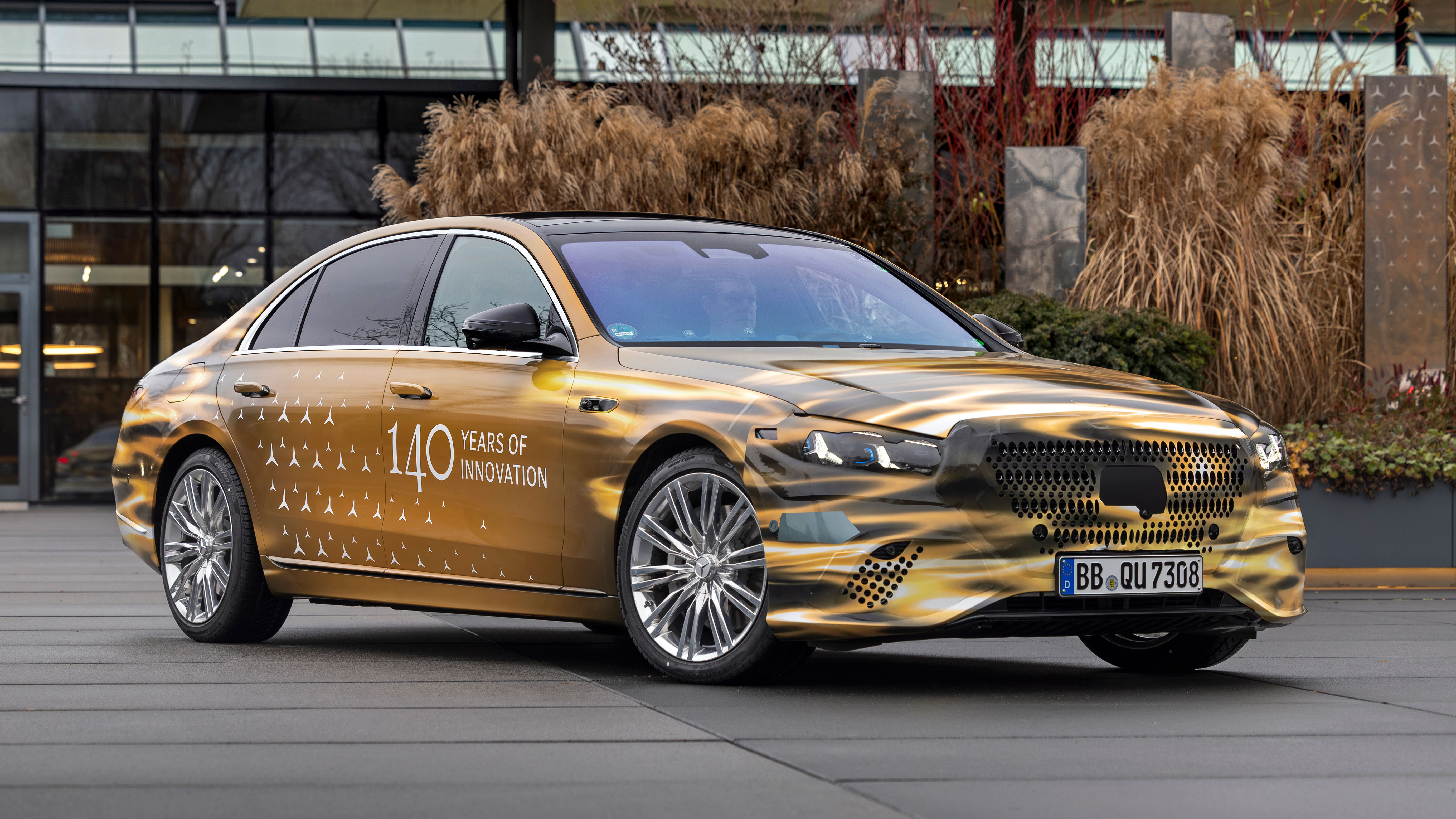 Mercedes S-Class - front static