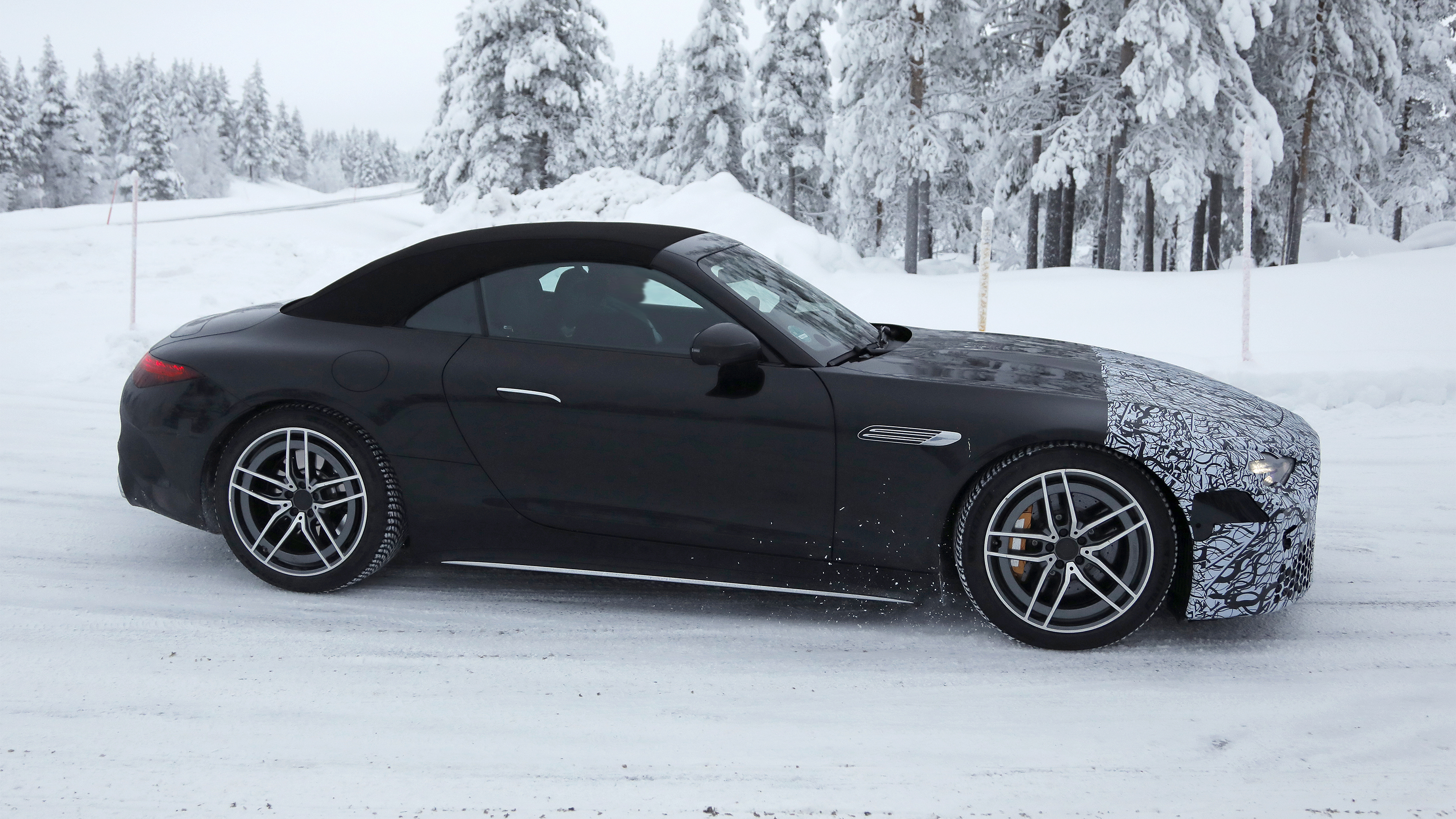 Mercedes-AMG SL Facelift - front angled