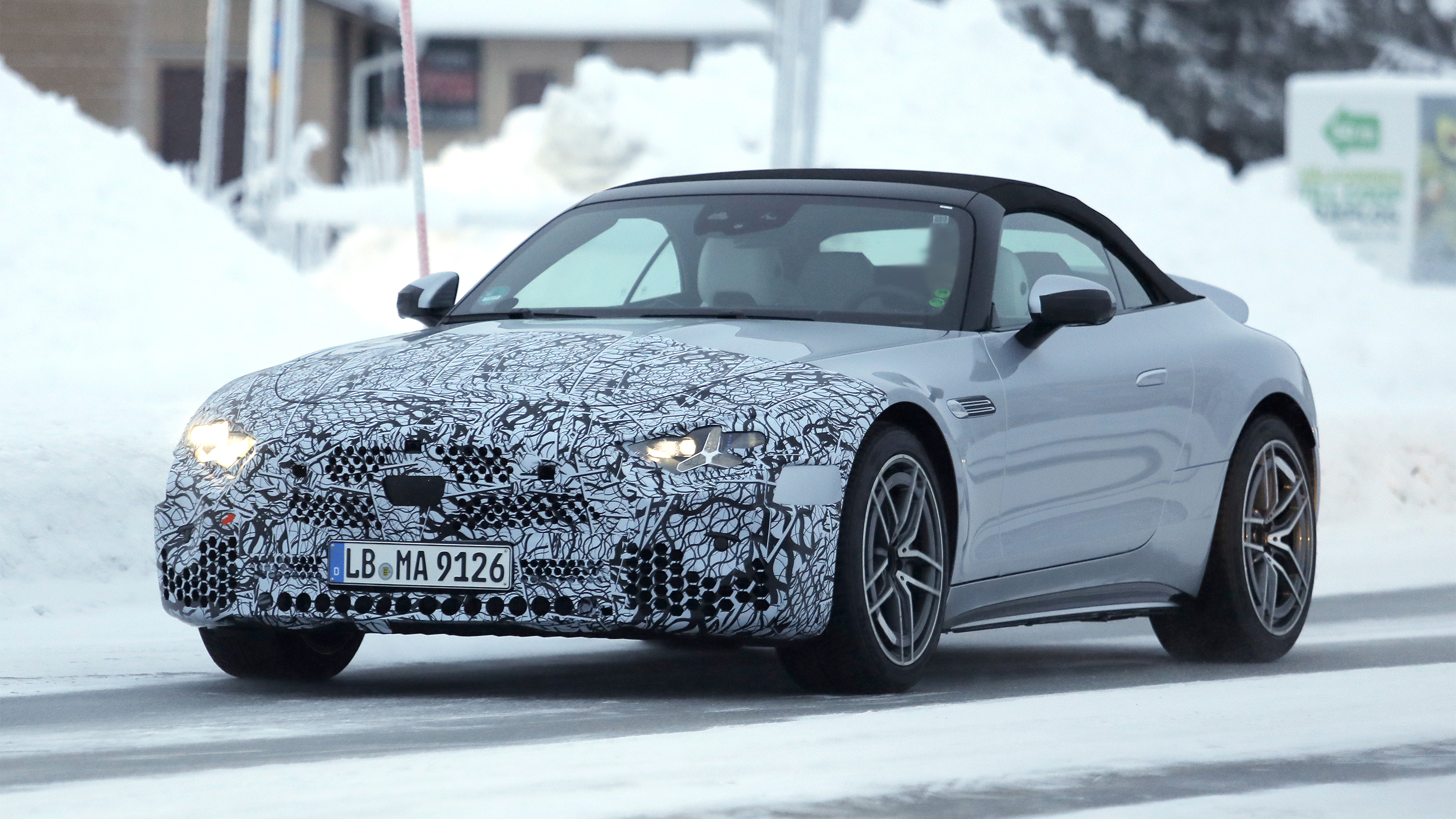 Mercedes-Maybach SL 680 Facelift - front 3/4