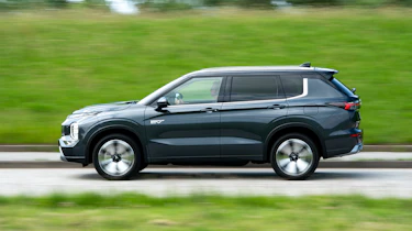 Mitsubishi Outlander PHEV - side