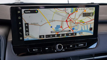 Mitsubishi Outlander PHEV - screen