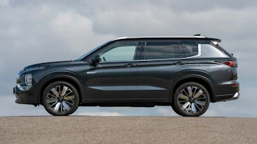 Mitsubishi Outlander PHEV - side static