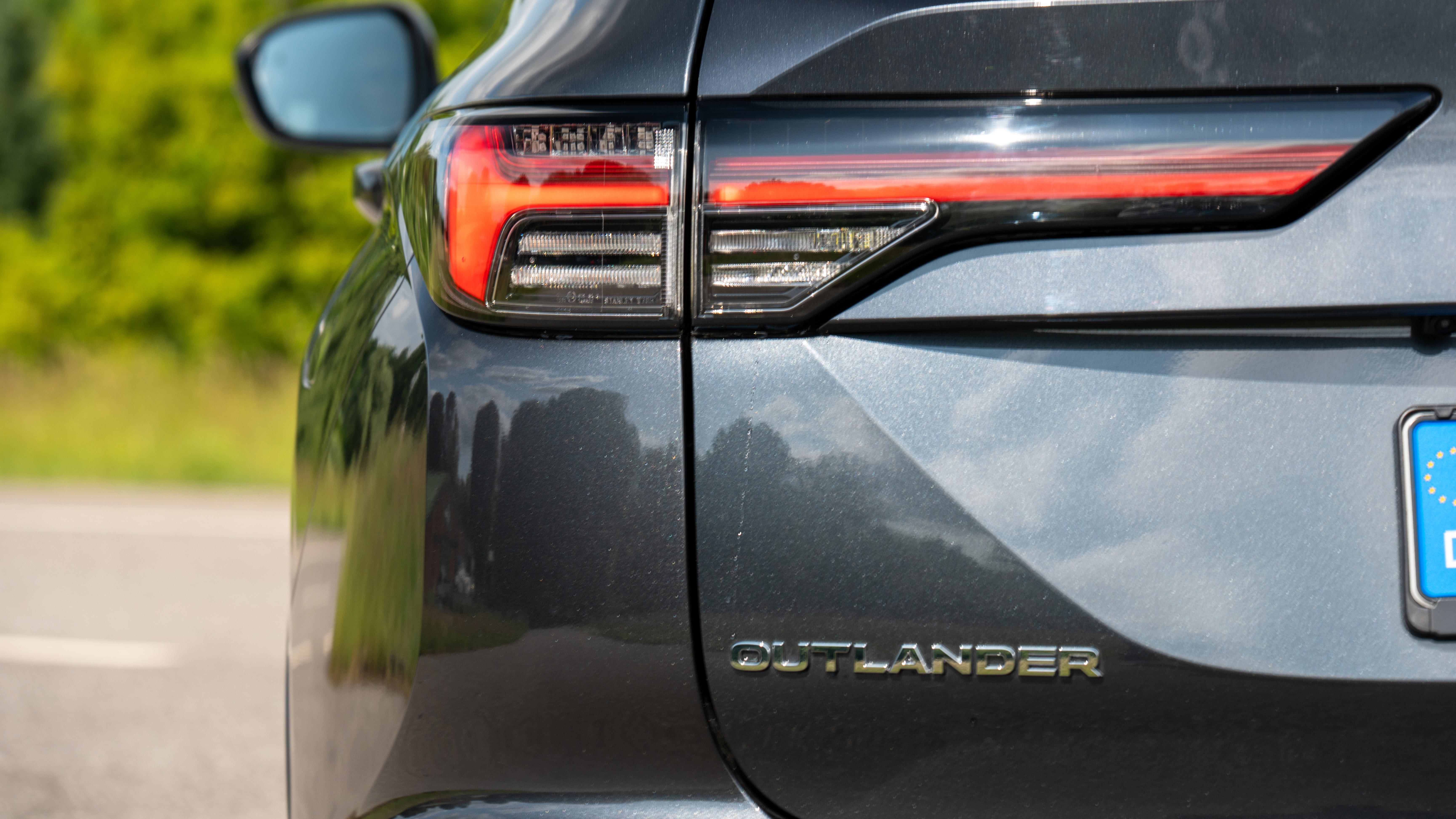 Mitsubishi Outlander PHEV - rear light