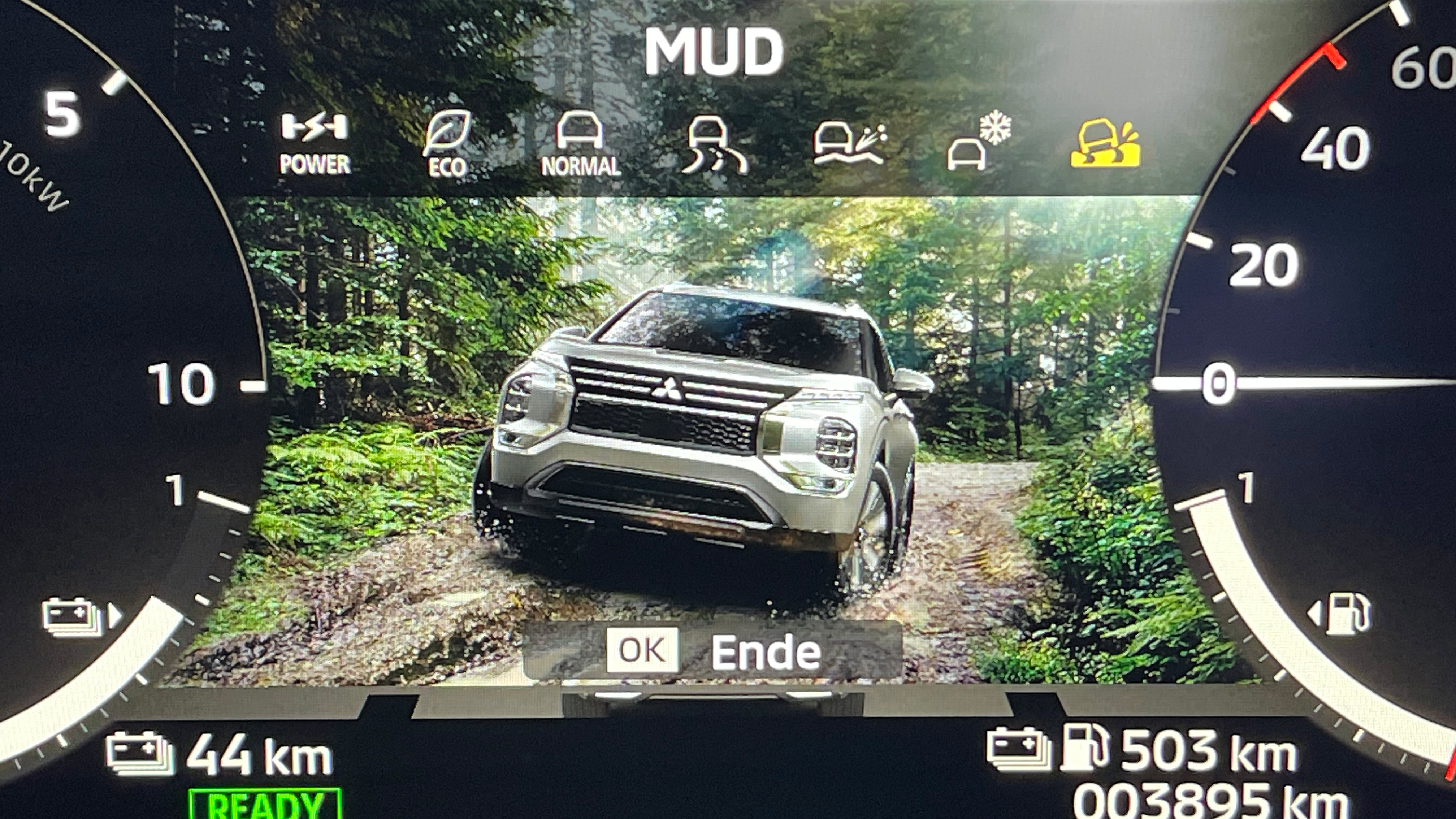 Mitsubishi Outlander PHEV - dials