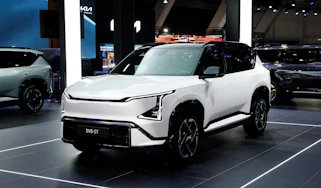 New Kia EV5 GT at the Brussels Motor Show - front 3/4 static