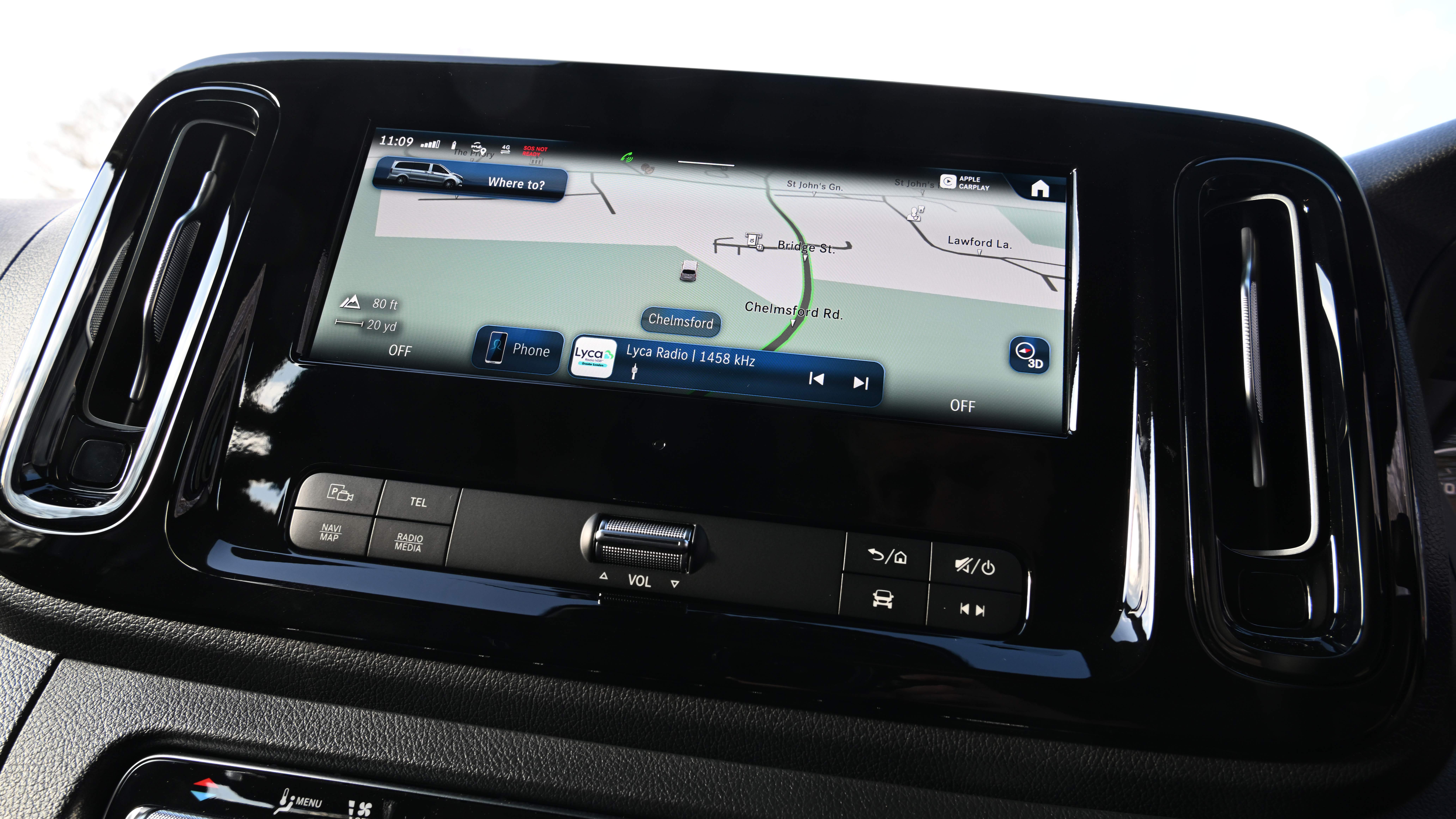 Mercedes Vito Tourer - screen