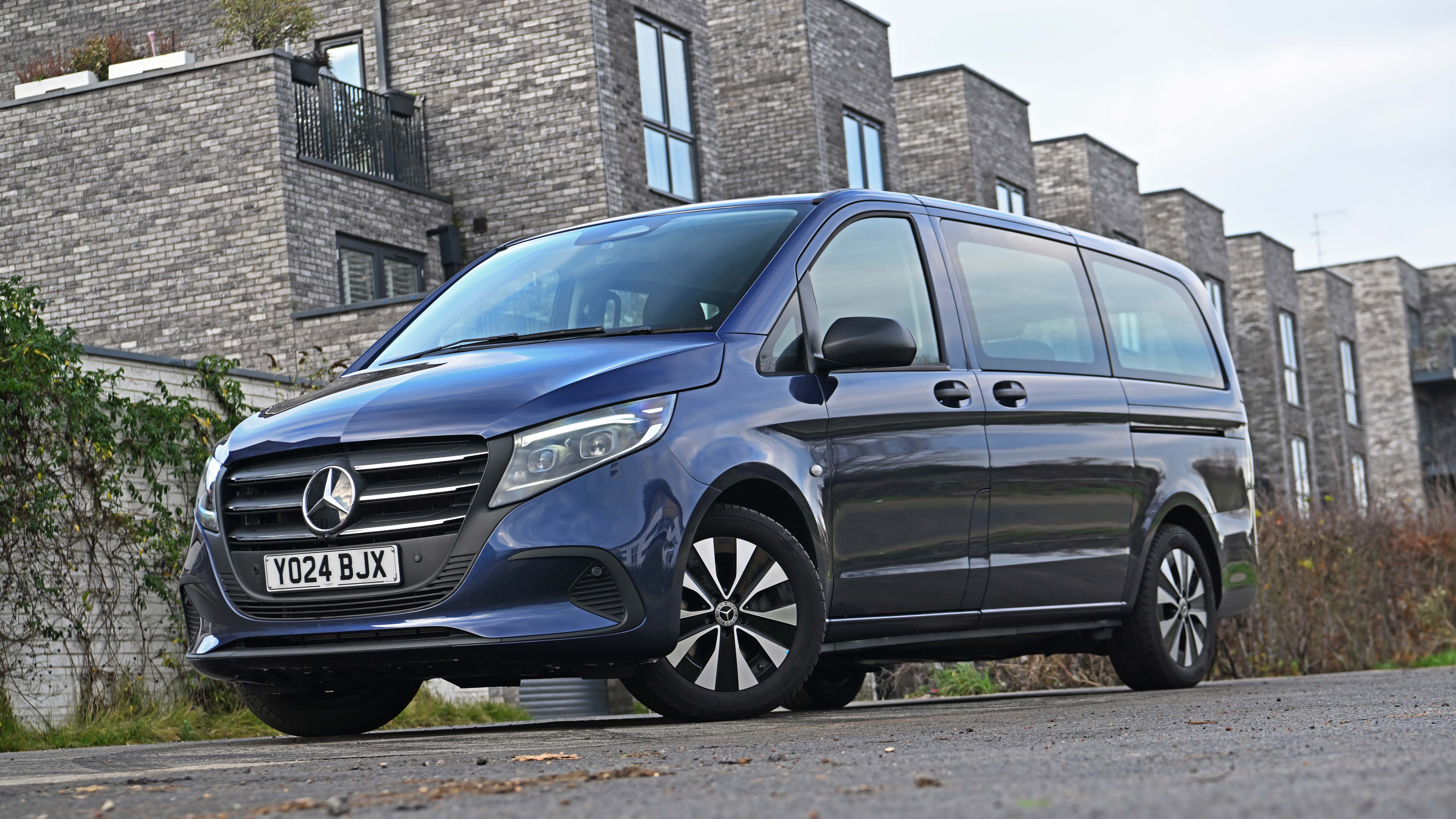 Mercedes Vito Tourer - front static