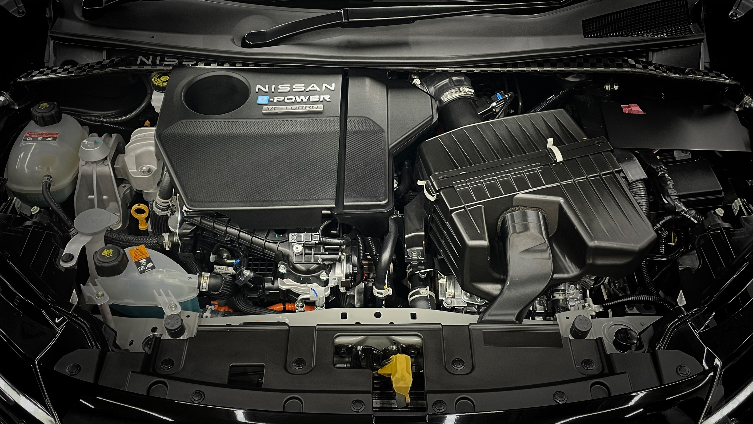 Nissan Aura Nismo RS Concept - engine