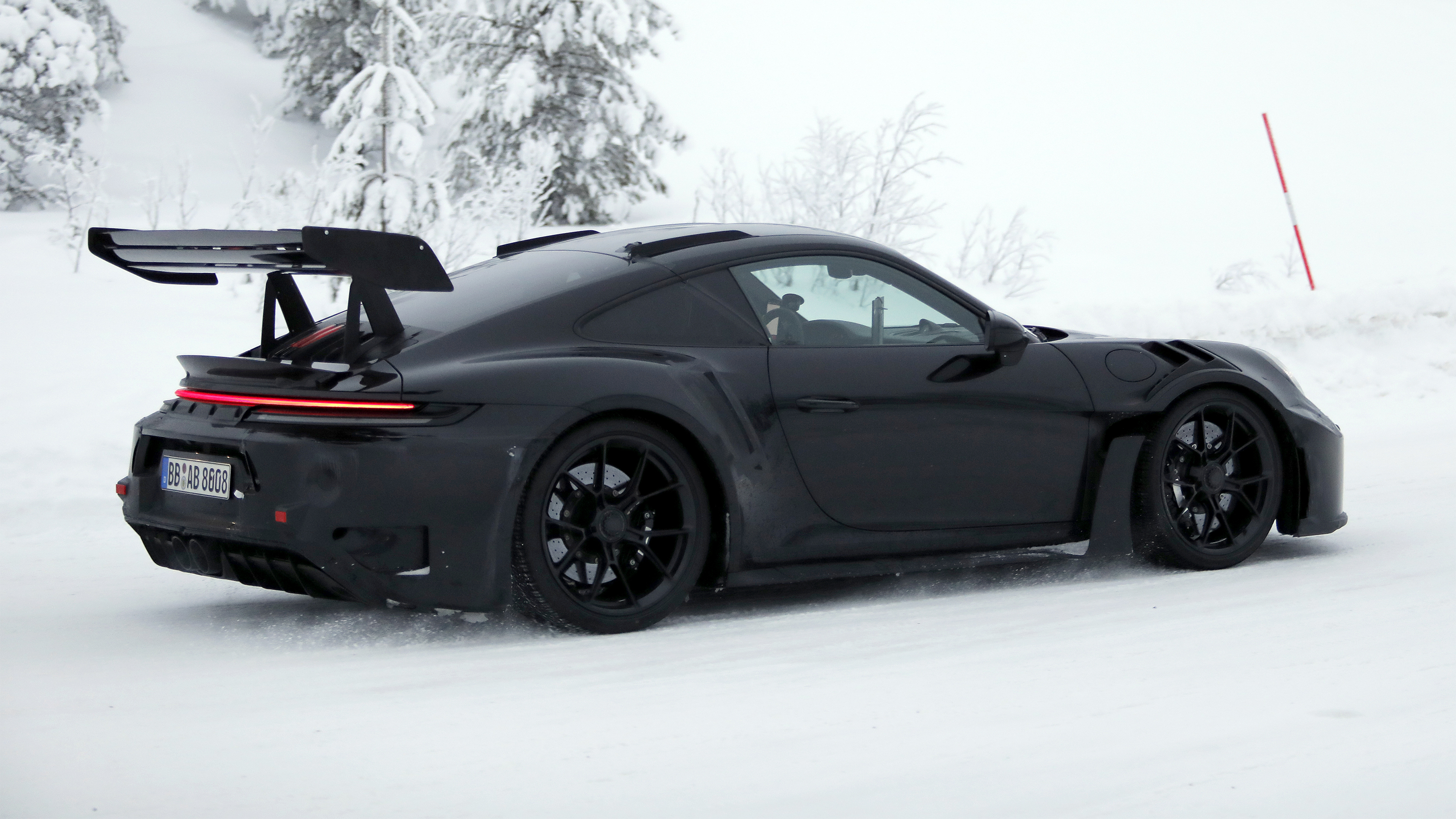 Porsche 911 GT3 RS - rear angled
