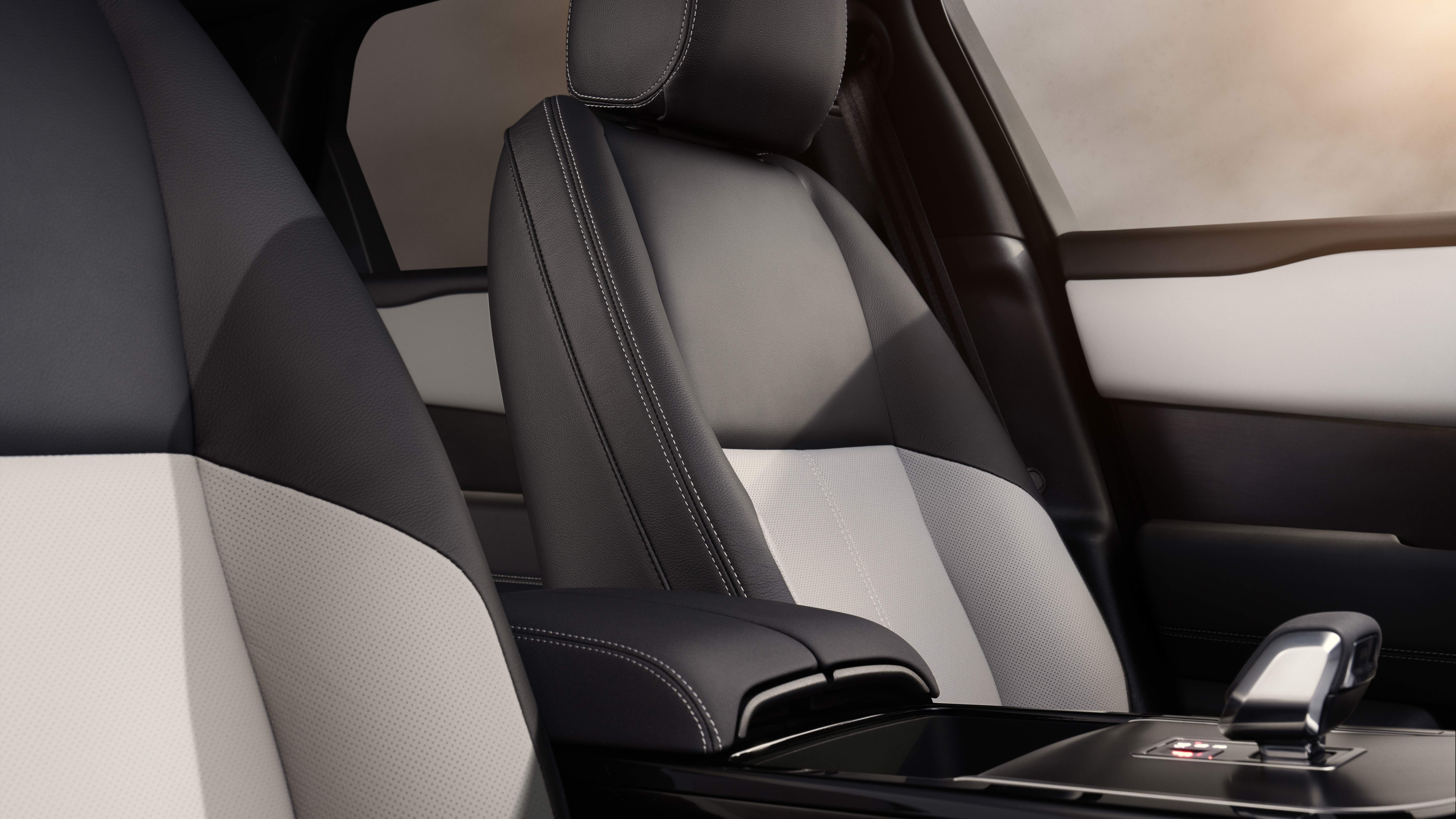 Range Rover Velar Belgravia - front seats