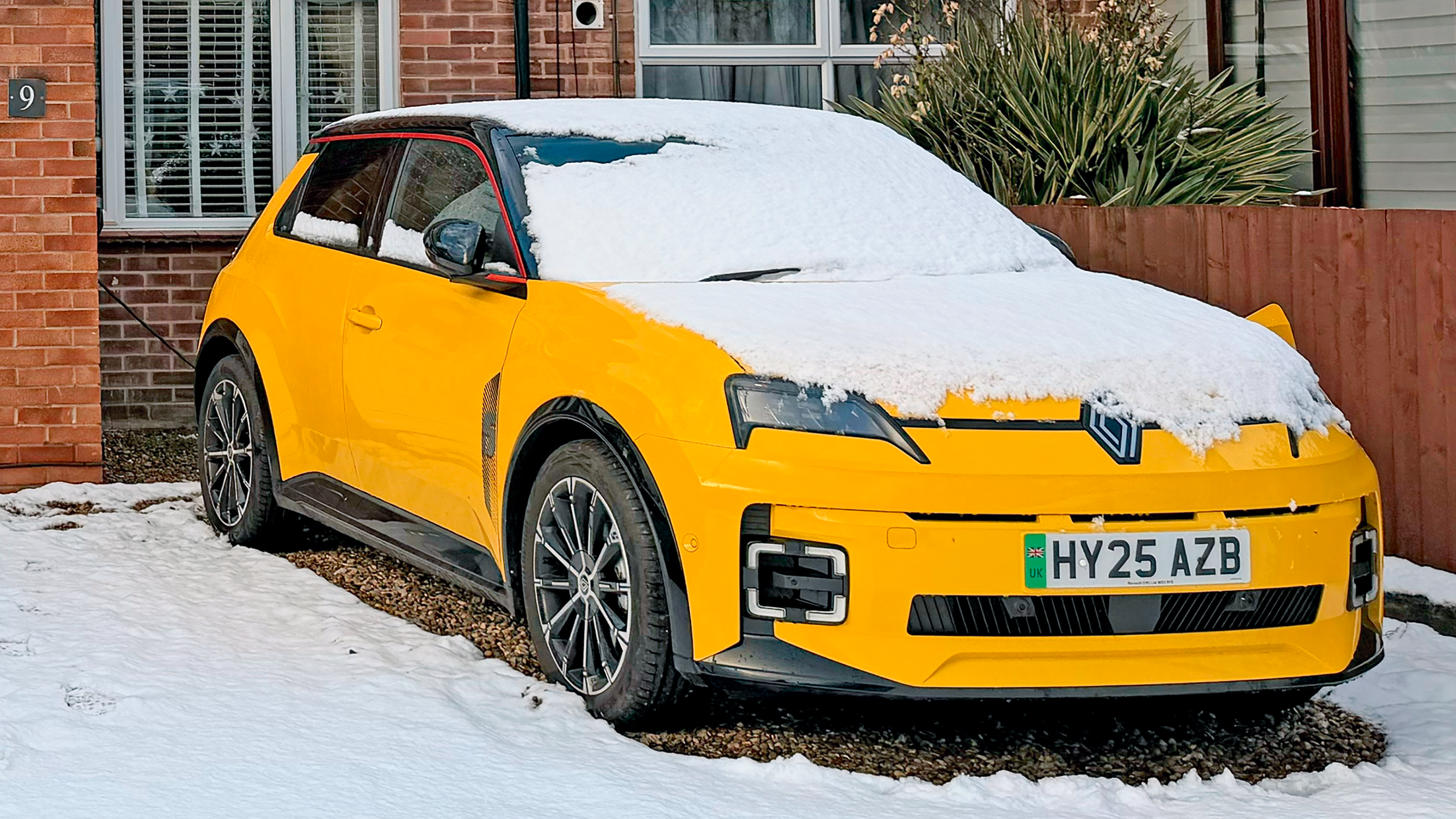 Renault 5 E-Tech Iconic Five - snow