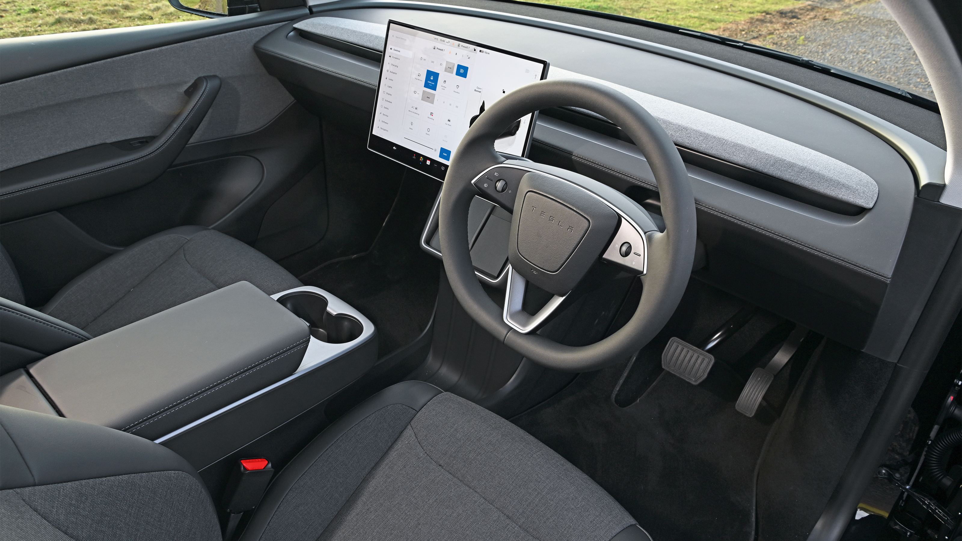 Tesla Model Y - dashboard