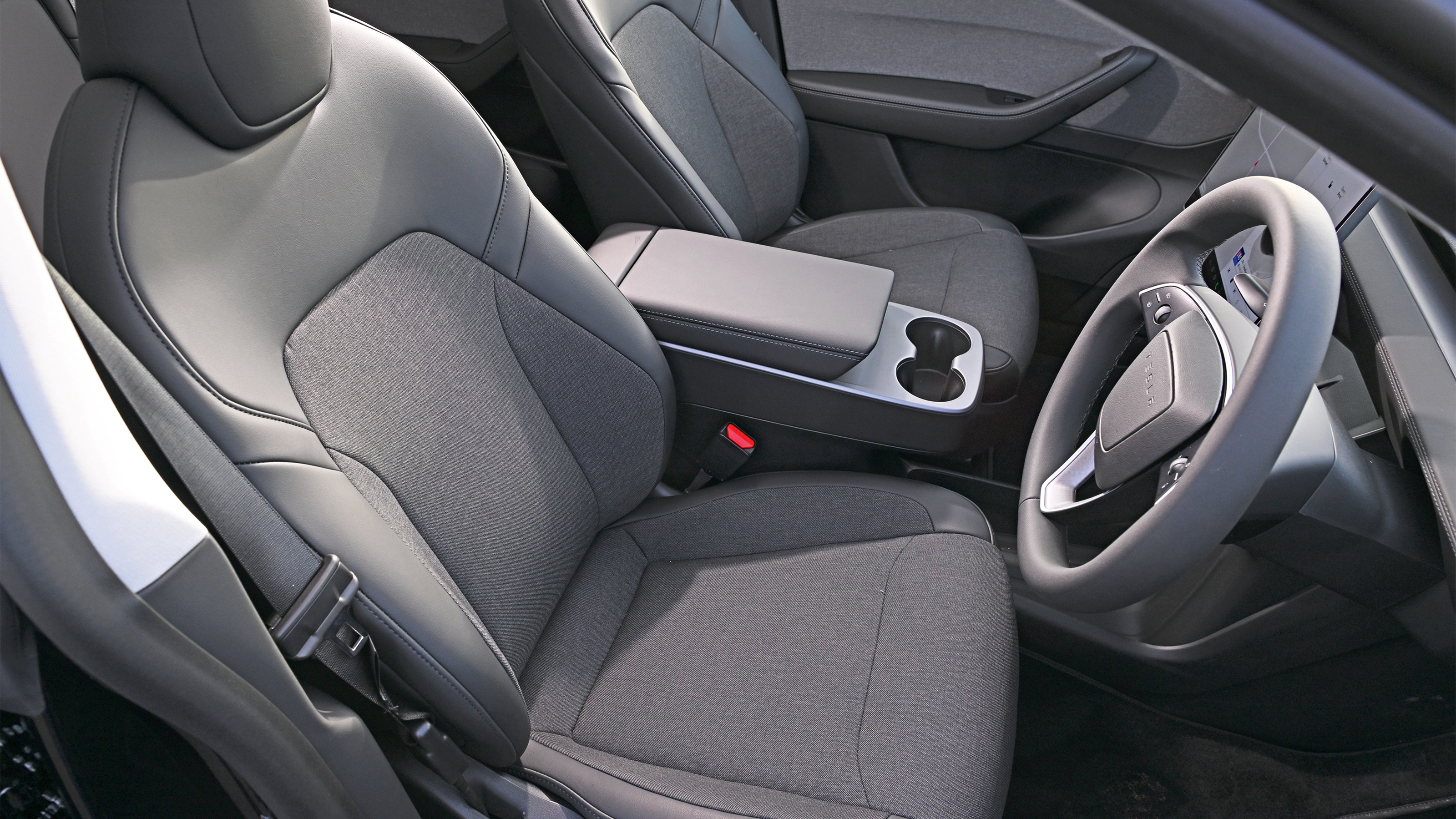 Tesla Model Y - seats