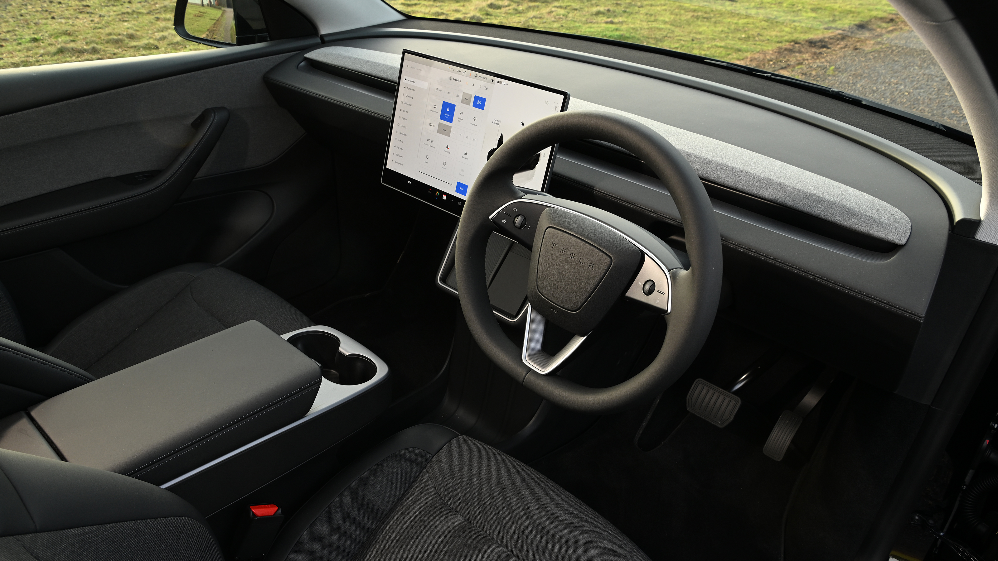 Tesla Model Y - dashboard