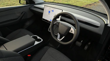 Tesla Model Y - dashboard