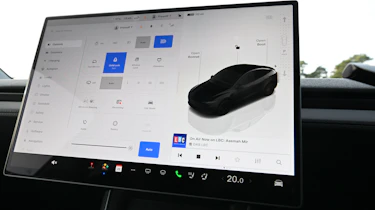 Tesla Model Y - central screen