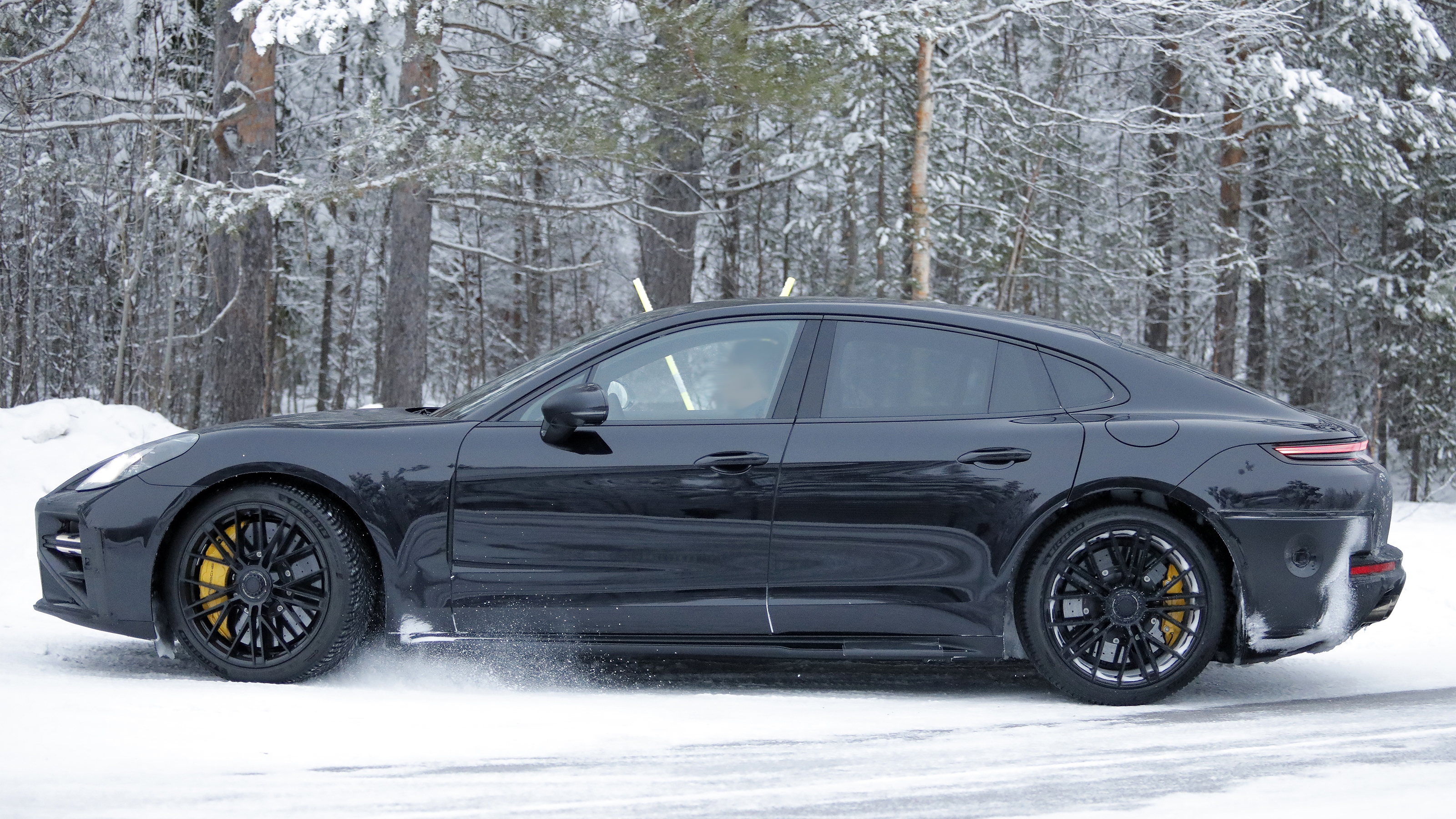 Updated Porsche Panamera - side profile